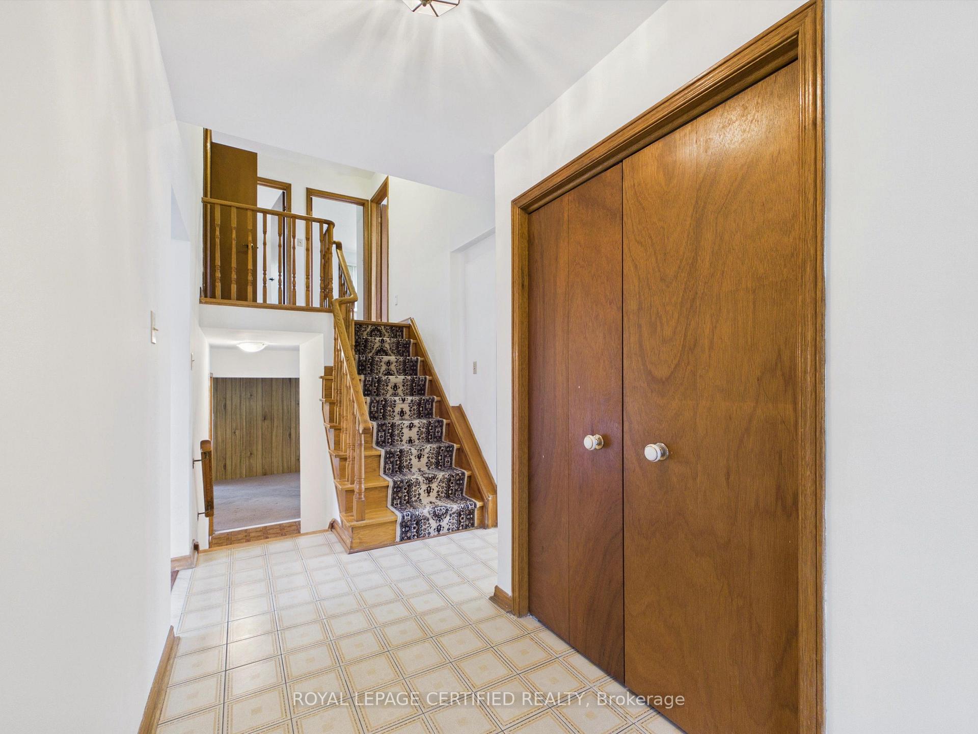 Photo 12 of 196 Mount Olive Drive, Etobicoke, Mount Olive-Silverstone-Jamestown — HOMEH