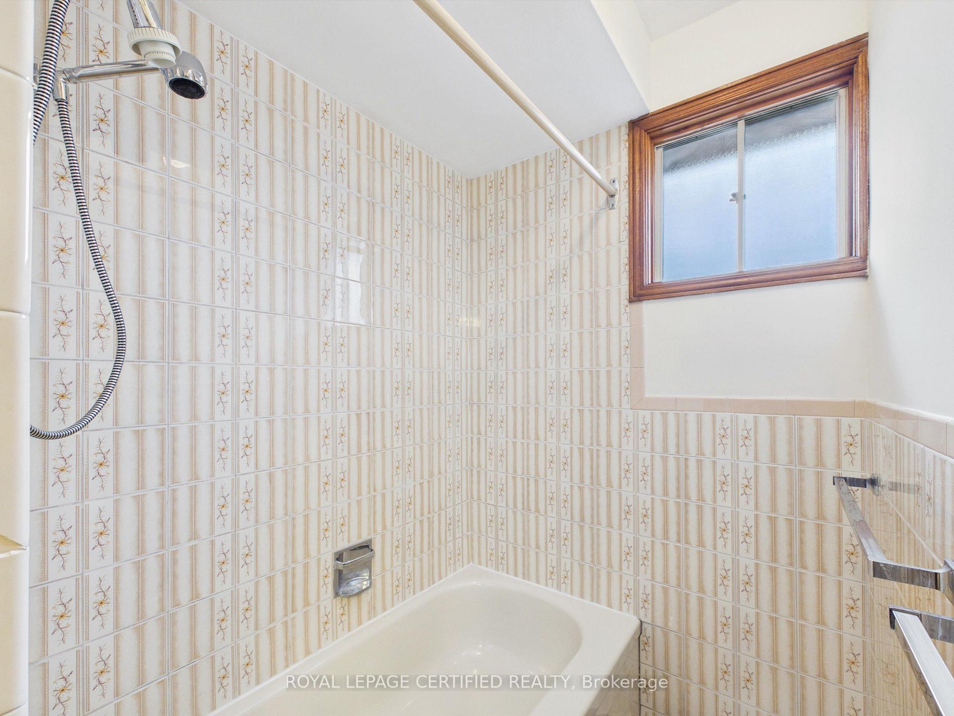 Photo 18 of 196 Mount Olive Drive, Etobicoke, Mount Olive-Silverstone-Jamestown — HOMEH