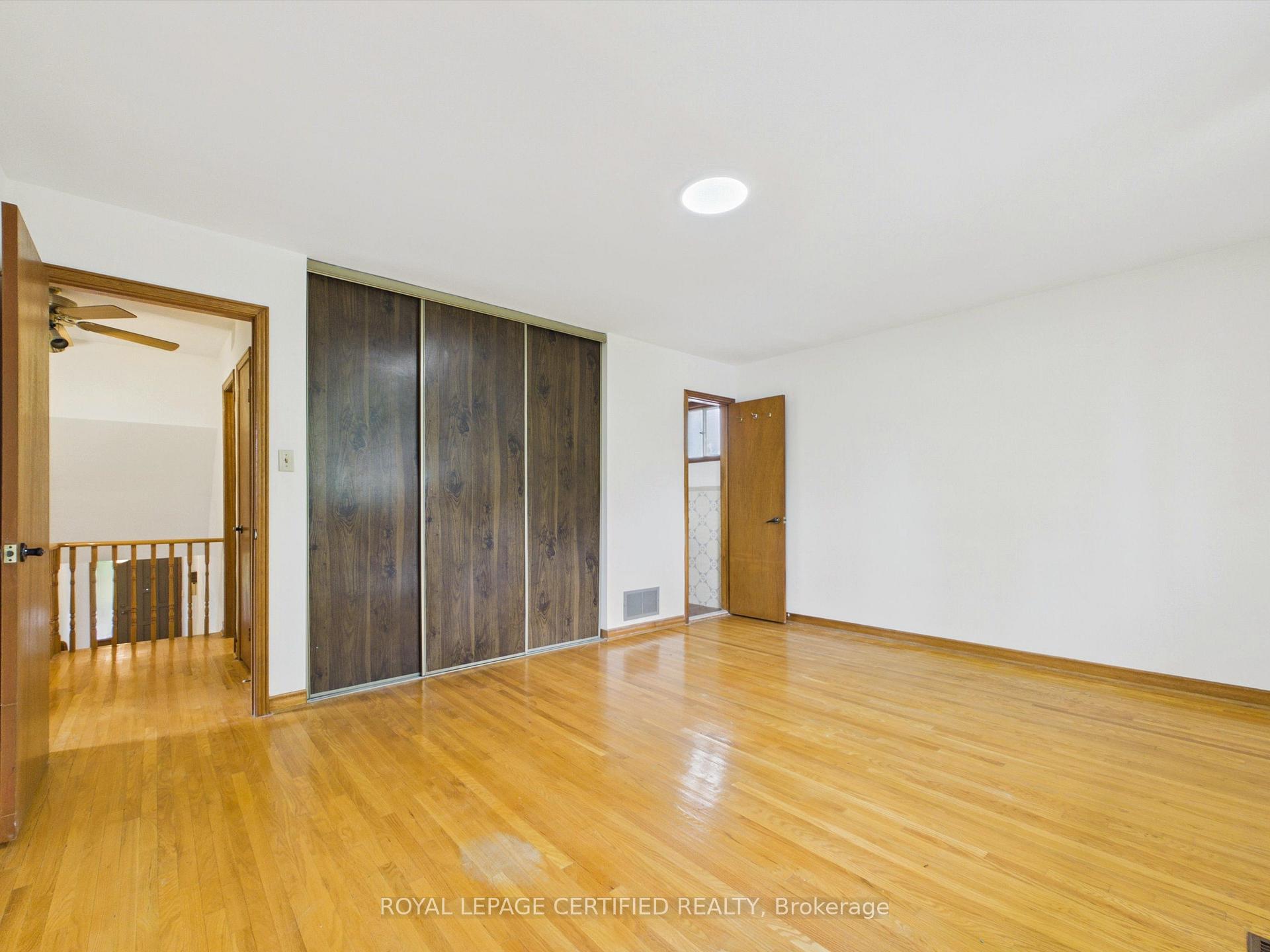 Photo 20 of 196 Mount Olive Drive, Etobicoke, Mount Olive-Silverstone-Jamestown — HOMEH
