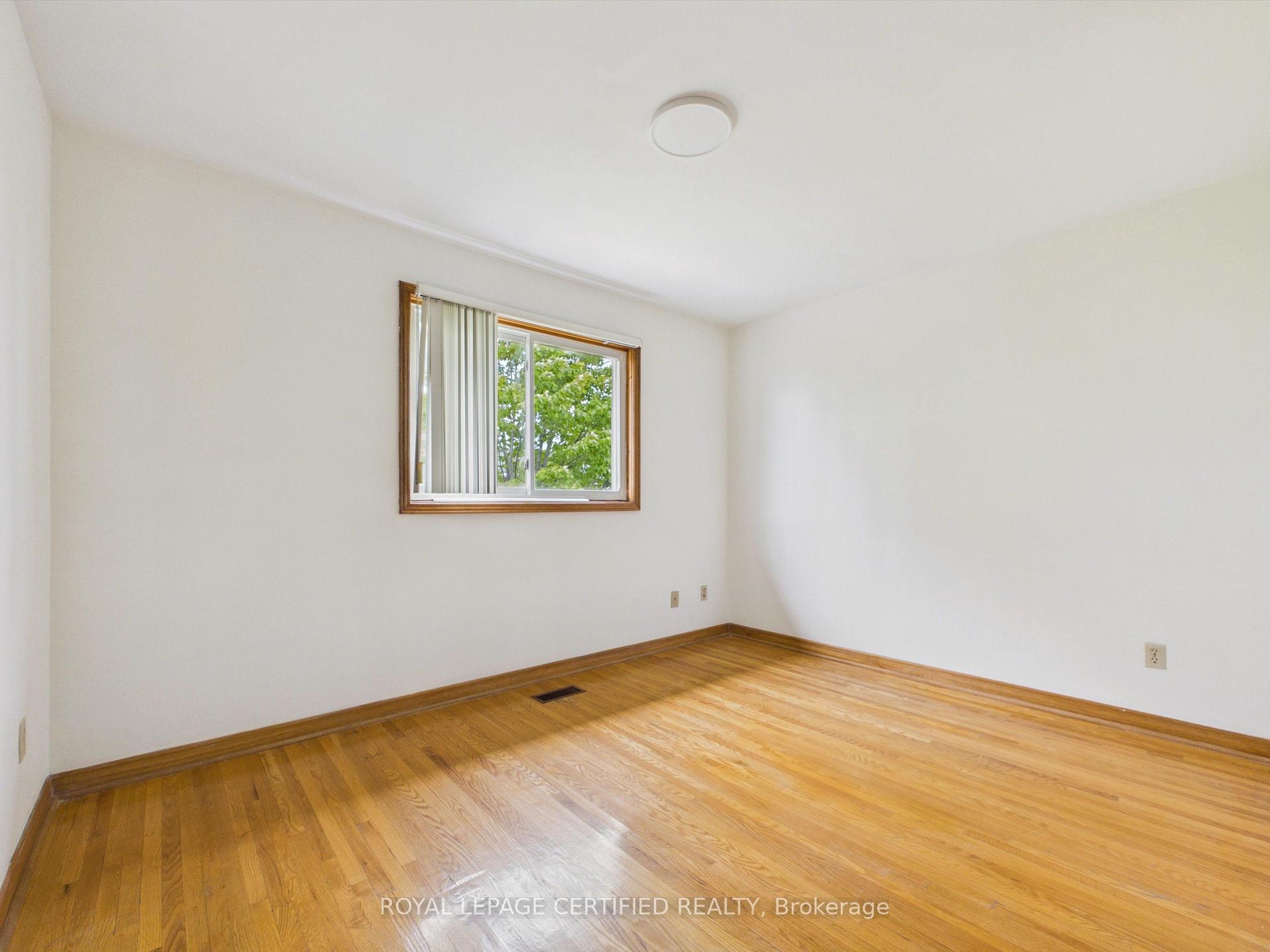 Photo 22 of 196 Mount Olive Drive, Etobicoke, Mount Olive-Silverstone-Jamestown — HOMEH