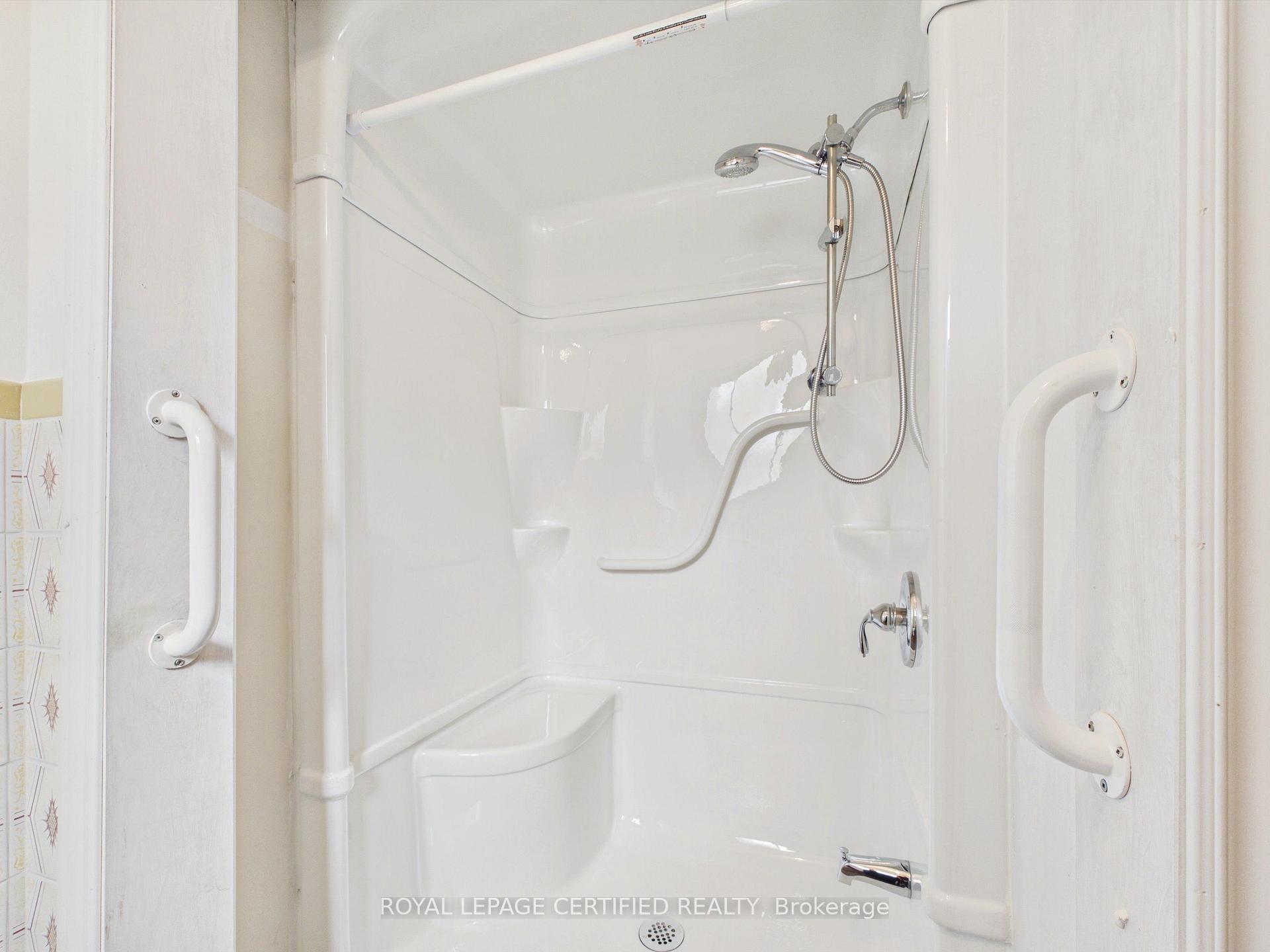 Photo 31 of 196 Mount Olive Drive, Etobicoke, Mount Olive-Silverstone-Jamestown — HOMEH