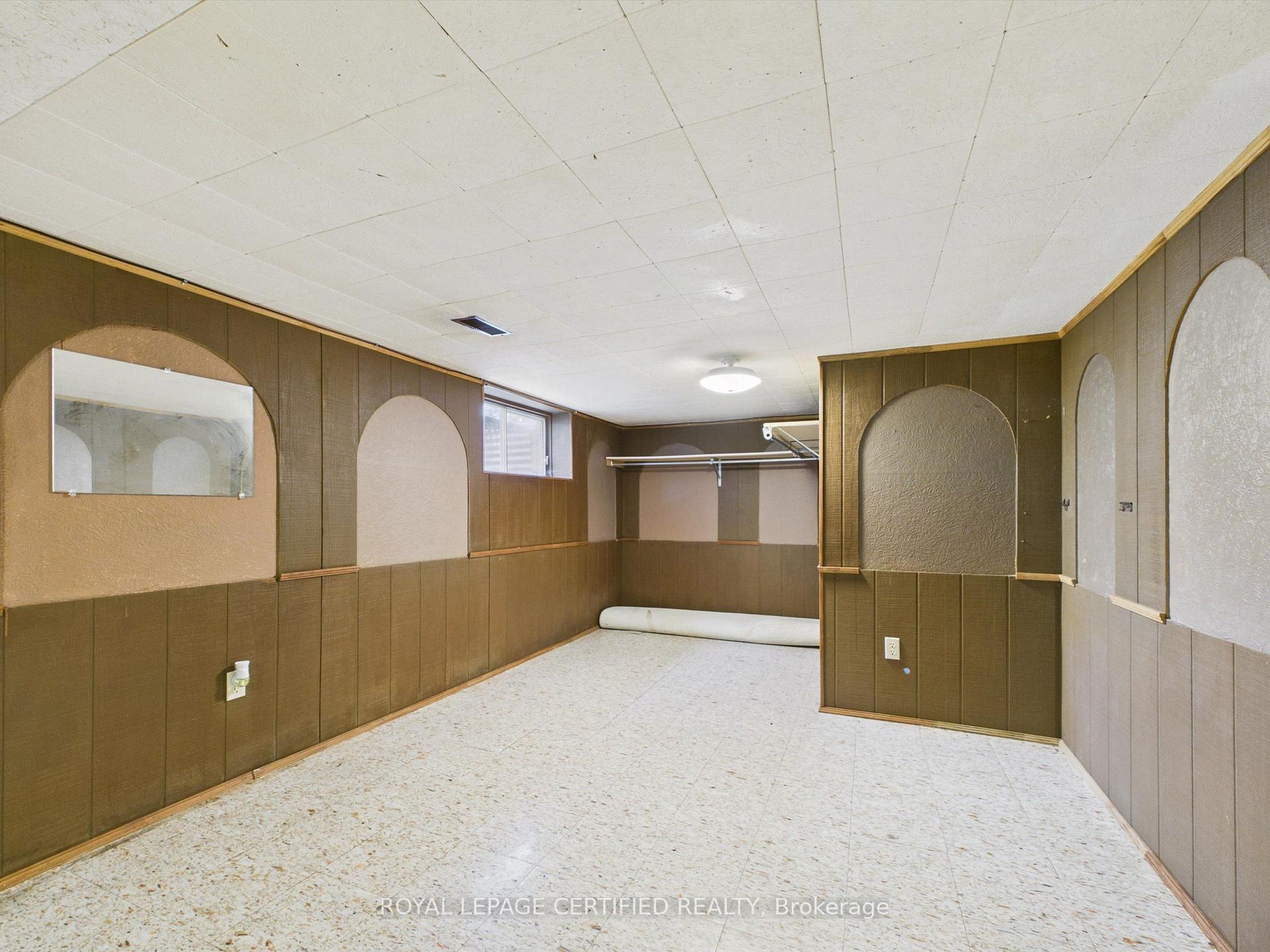 Photo 41 of 196 Mount Olive Drive, Etobicoke, Mount Olive-Silverstone-Jamestown — HOMEH
