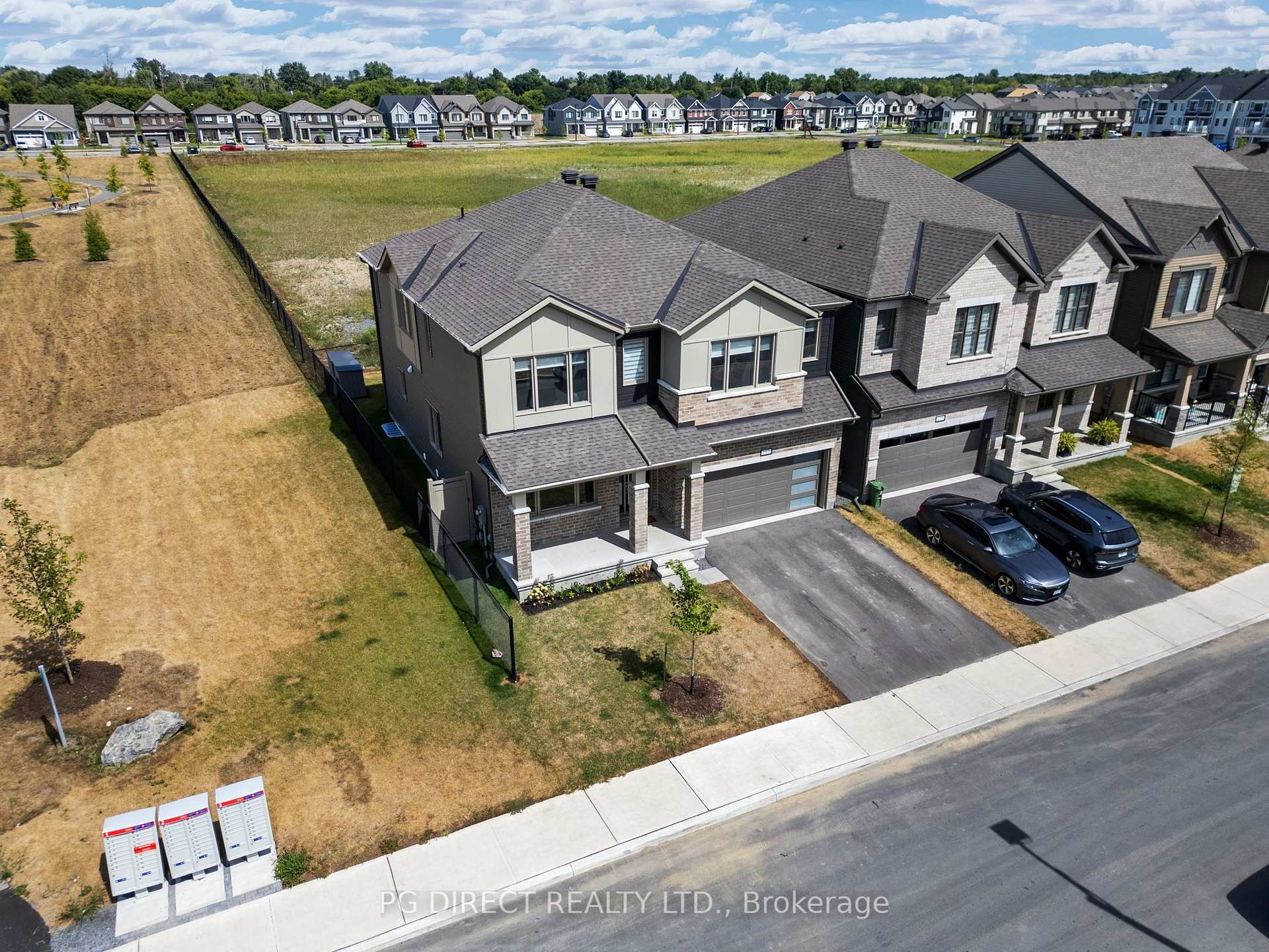 Photo 3 of 119 Green Ash Avenue, Ottawa, Goulbourn Twp From Franktown Rd/South To Rideau — HOMEH