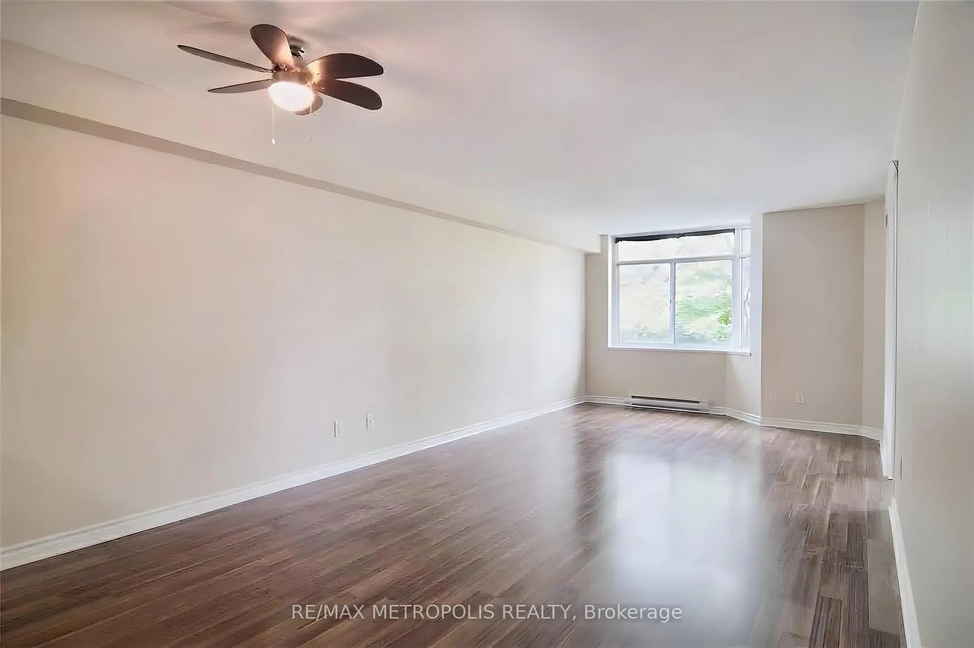Photo 5 of Unit 210, 300 Webb Drive, Mississauga, City Centre — HOMEH