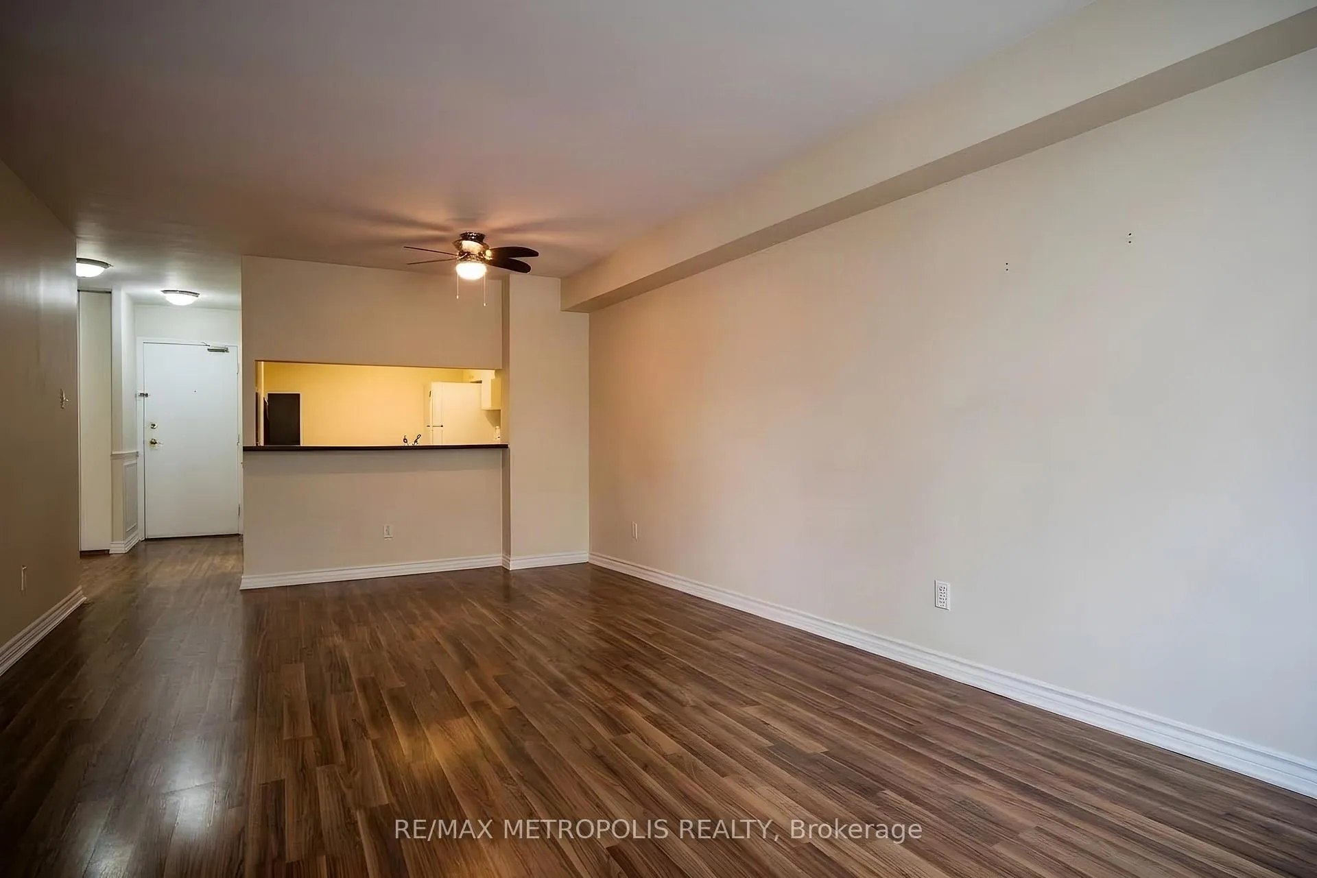 Photo 6 of Unit 210, 300 Webb Drive, Mississauga, City Centre — HOMEH