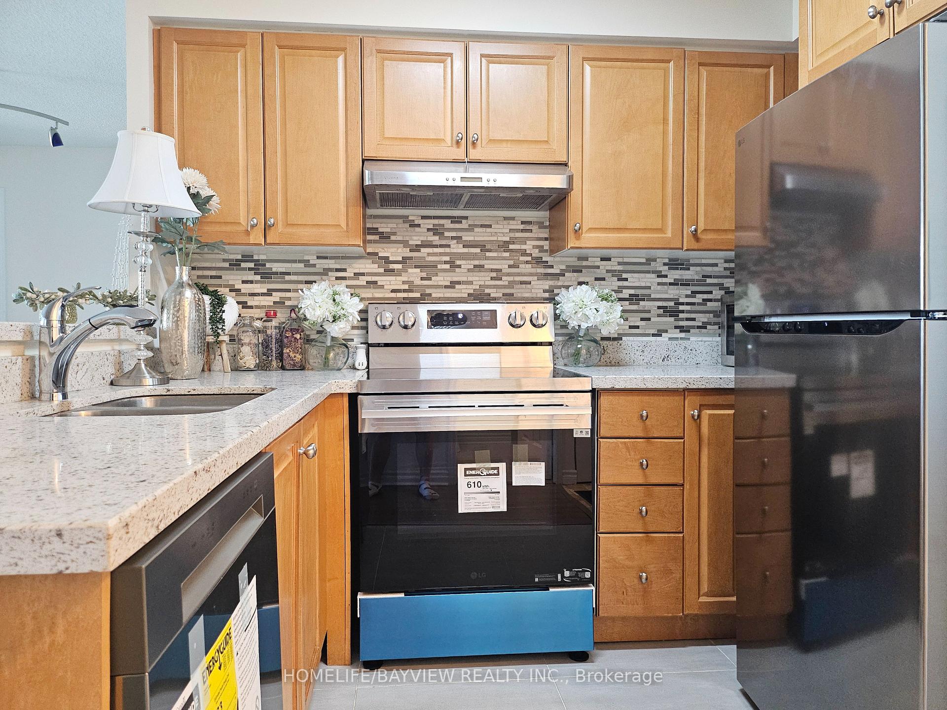 Photo 4 of Unit 1816, 7 Lorraine Drive, North York, Willowdale West — HOMEH