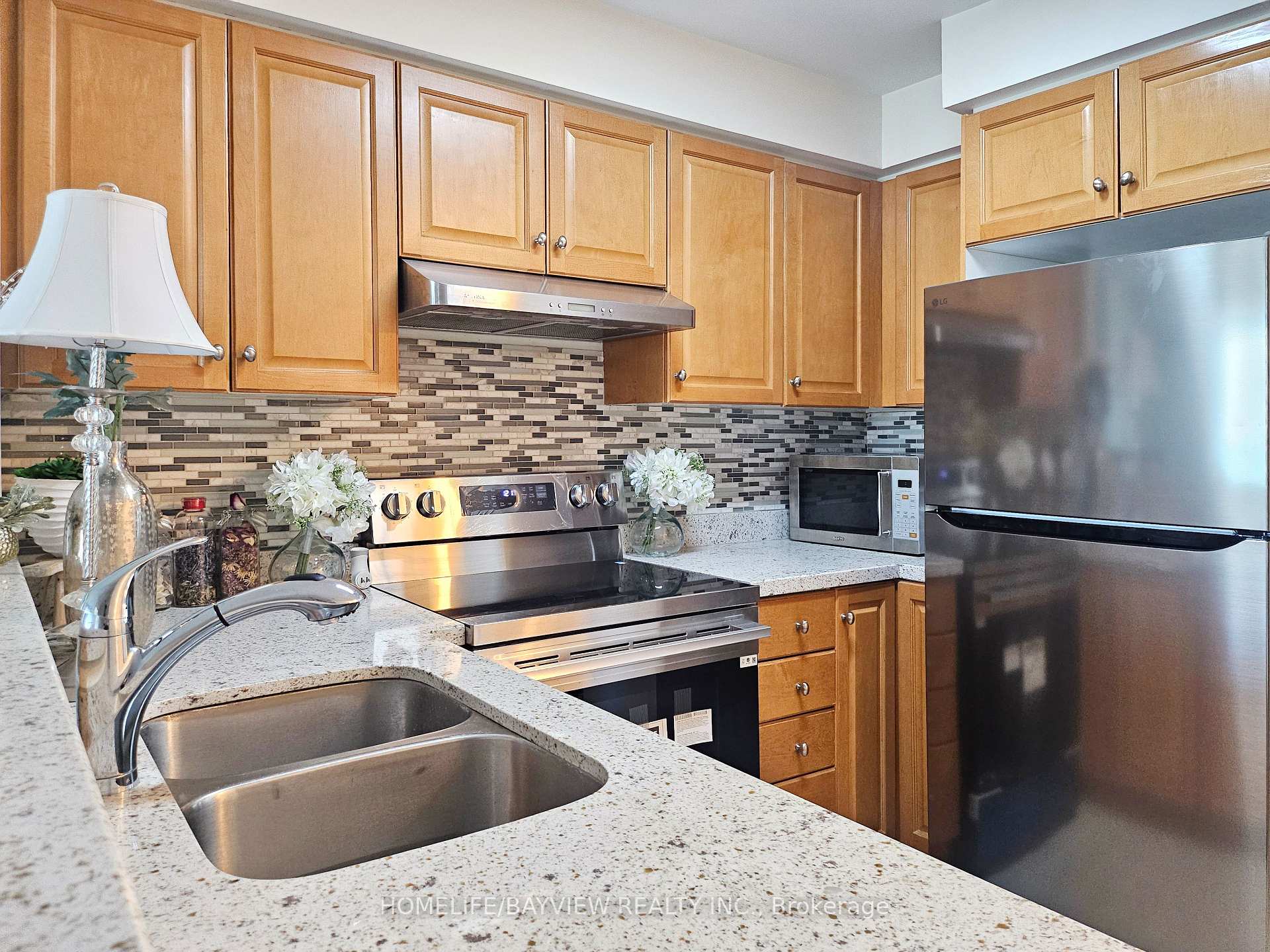 Photo 5 of Unit 1816, 7 Lorraine Drive, North York, Willowdale West — HOMEH