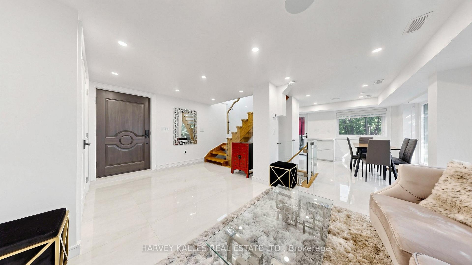 Photo 4 of 23A Donwoods Drive, North York, Bridle Path-Sunnybrook-York Mills — HOMEH