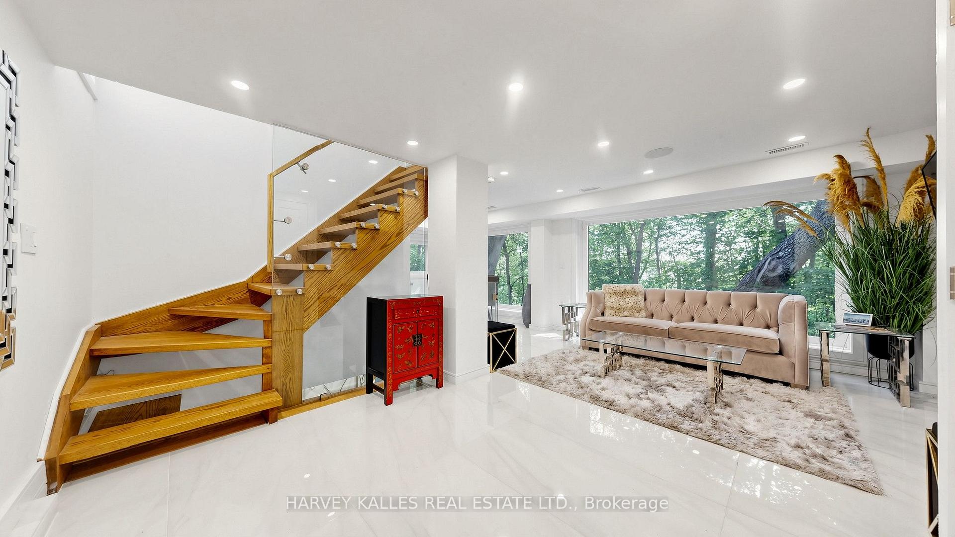 Photo 5 of 23A Donwoods Drive, North York, Bridle Path-Sunnybrook-York Mills — HOMEH
