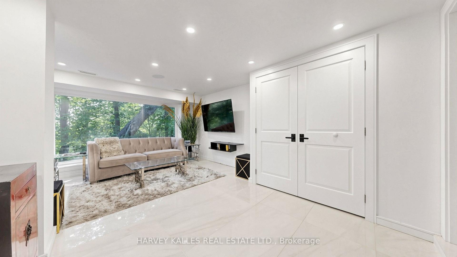 Photo 8 of 23A Donwoods Drive, North York, Bridle Path-Sunnybrook-York Mills — HOMEH