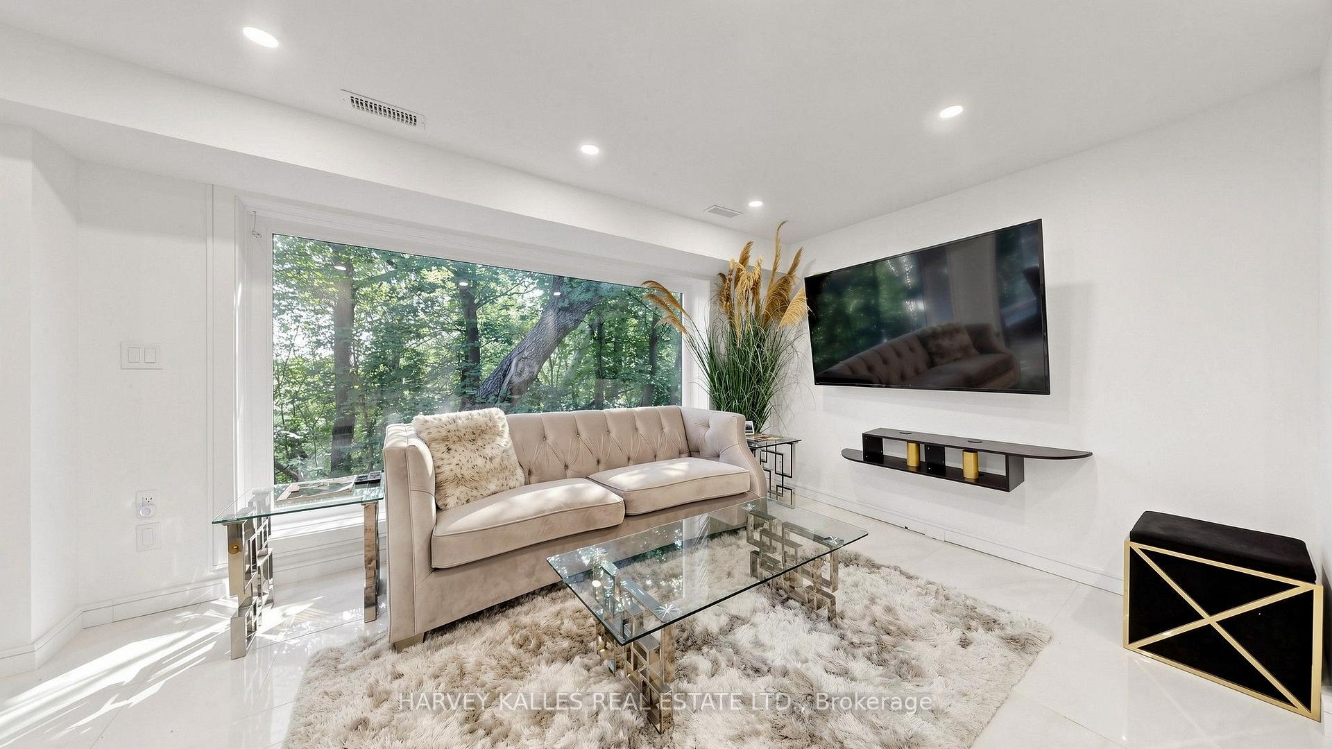 Photo 9 of 23A Donwoods Drive, North York, Bridle Path-Sunnybrook-York Mills — HOMEH