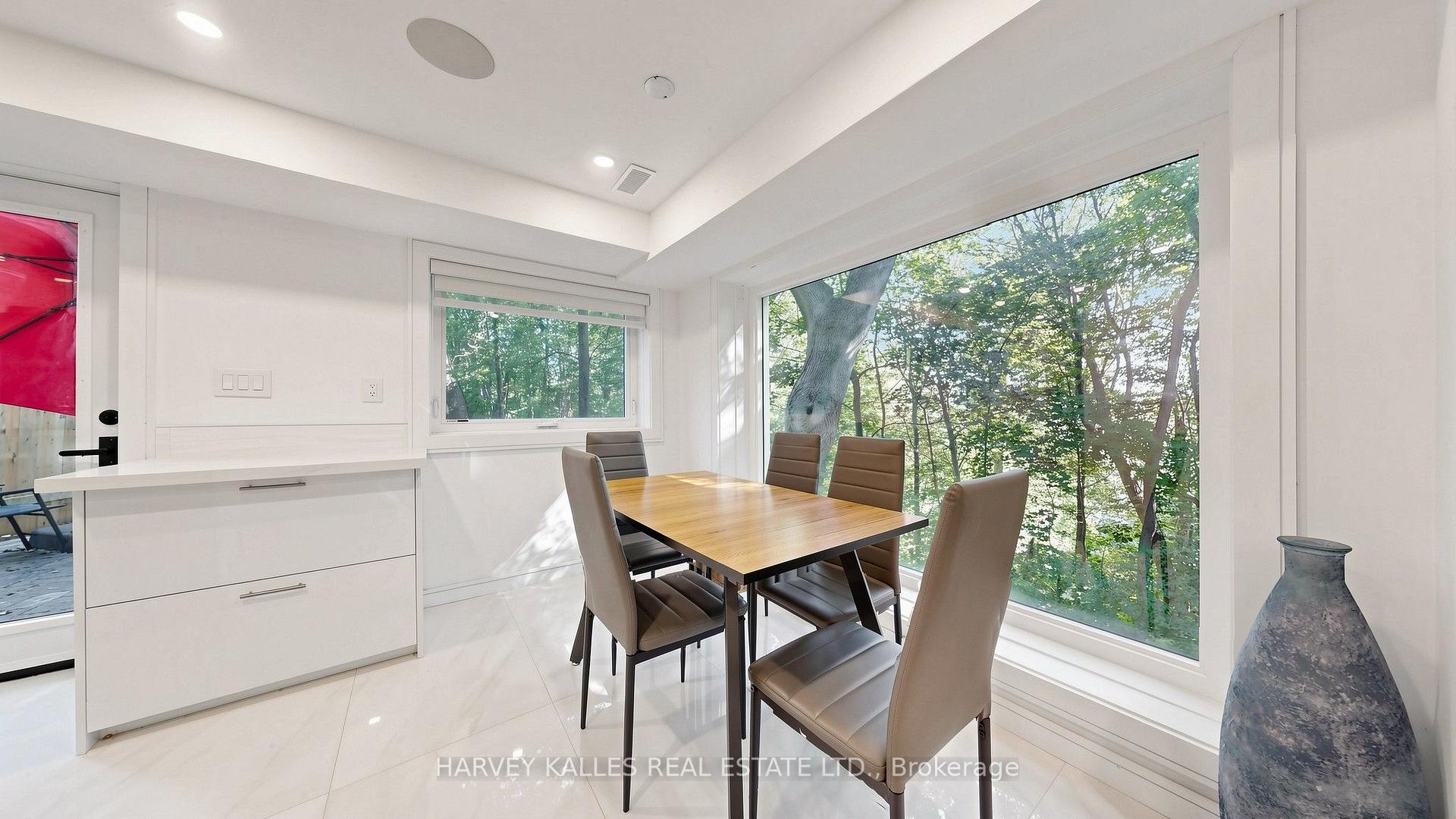 Photo 12 of 23A Donwoods Drive, North York, Bridle Path-Sunnybrook-York Mills — HOMEH