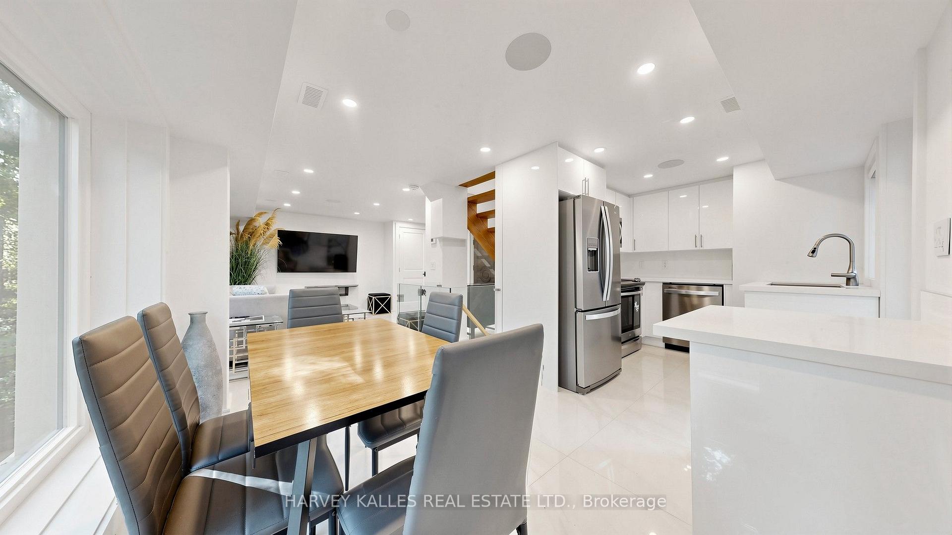 Photo 13 of 23A Donwoods Drive, North York, Bridle Path-Sunnybrook-York Mills — HOMEH
