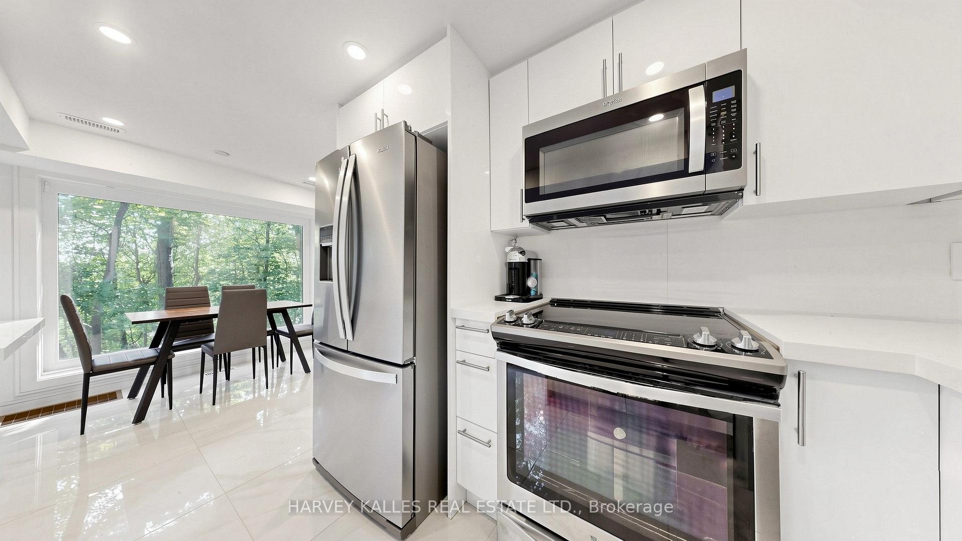 Photo 15 of 23A Donwoods Drive, North York, Bridle Path-Sunnybrook-York Mills — HOMEH