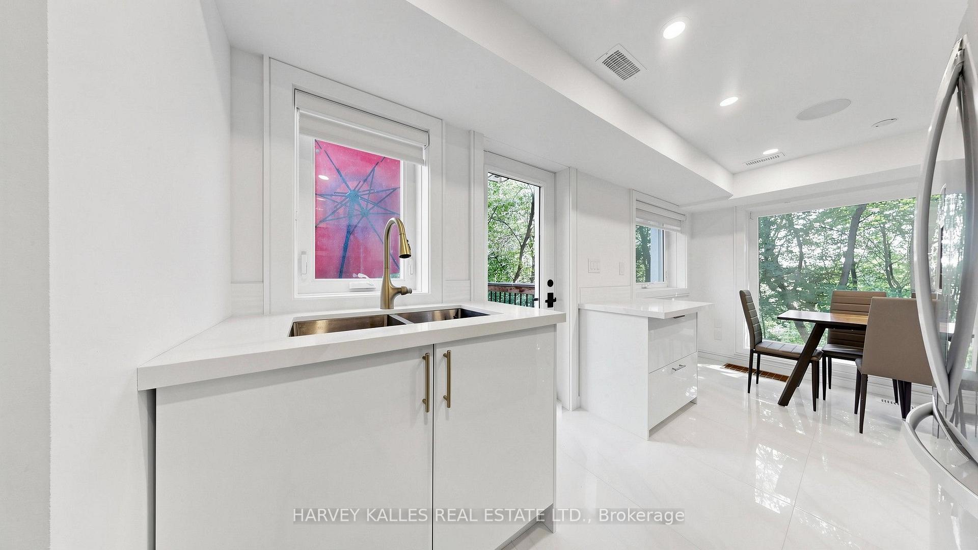 Photo 16 of 23A Donwoods Drive, North York, Bridle Path-Sunnybrook-York Mills — HOMEH