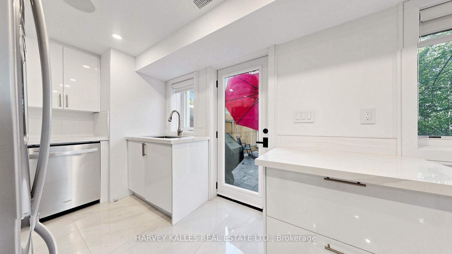 Photo 17 of 23A Donwoods Drive, North York, Bridle Path-Sunnybrook-York Mills — HOMEH
