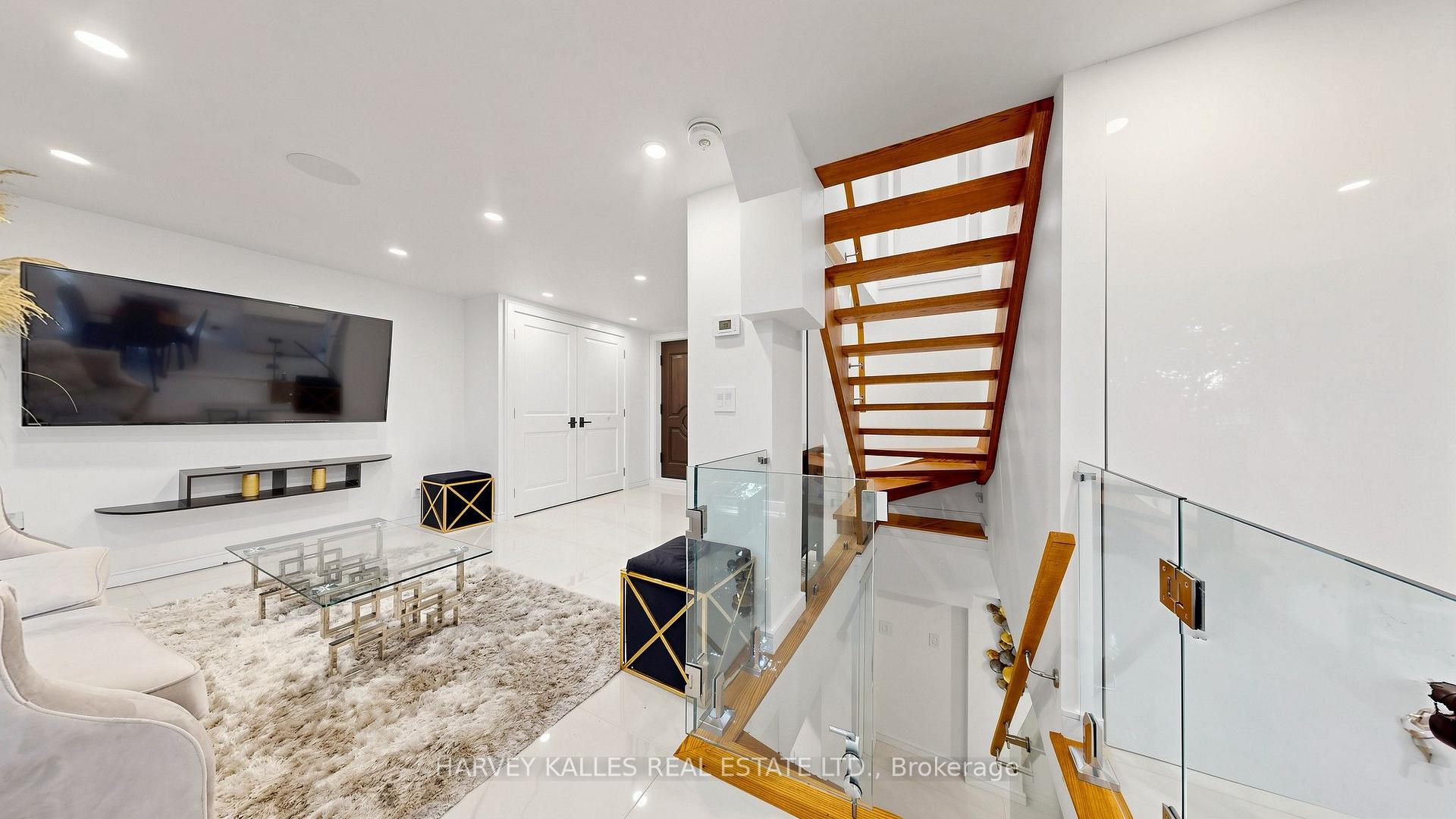 Photo 19 of 23A Donwoods Drive, North York, Bridle Path-Sunnybrook-York Mills — HOMEH