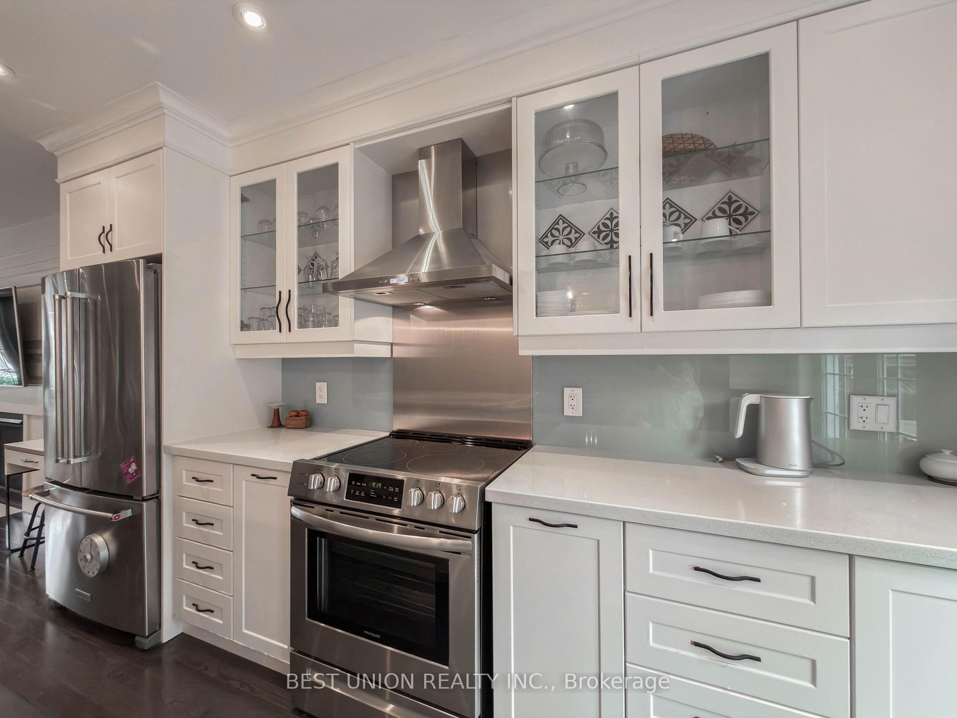 Photo 11 of 34 Maxwell Avenue, Toronto, Yonge-Eglinton — HOMEH