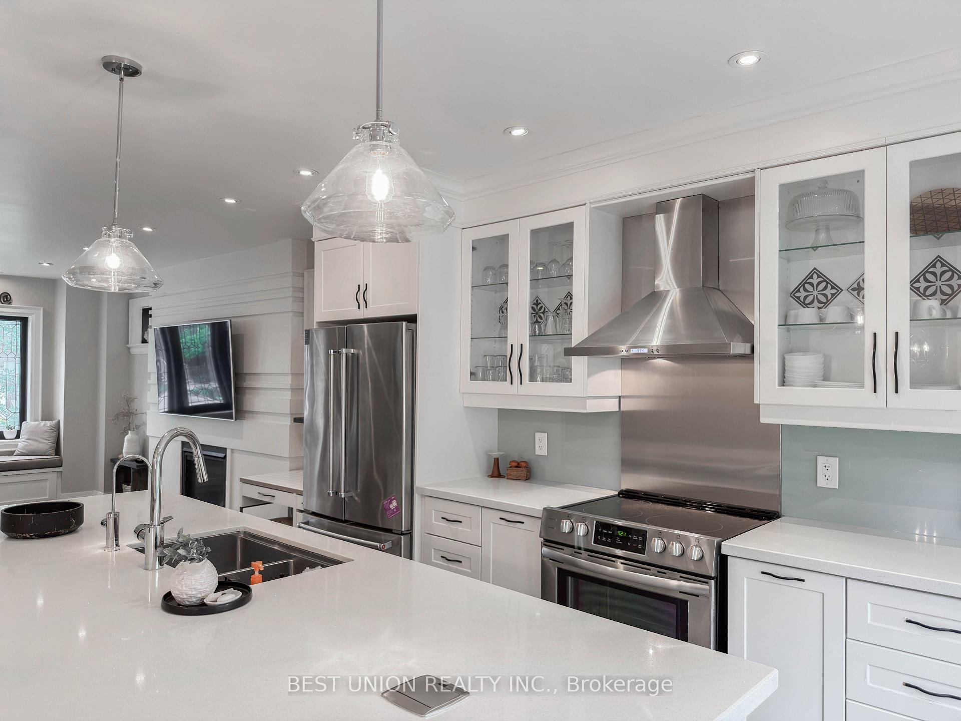 Photo 13 of 34 Maxwell Avenue, Toronto, Yonge-Eglinton — HOMEH
