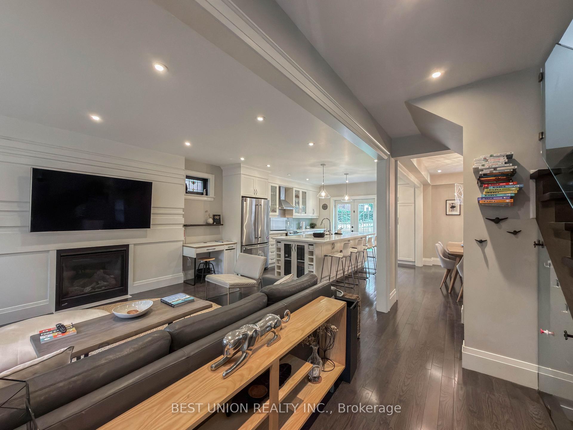 Photo 15 of 34 Maxwell Avenue, Toronto, Yonge-Eglinton — HOMEH