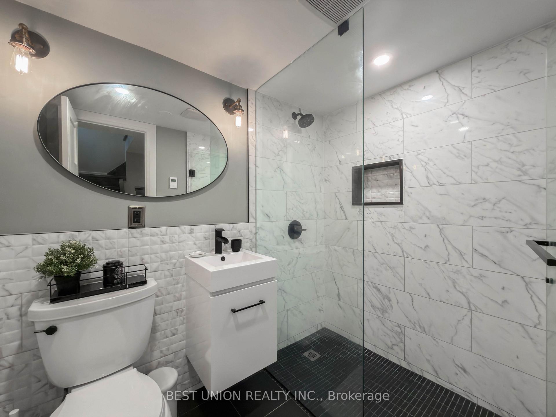 Photo 16 of 34 Maxwell Avenue, Toronto, Yonge-Eglinton — HOMEH