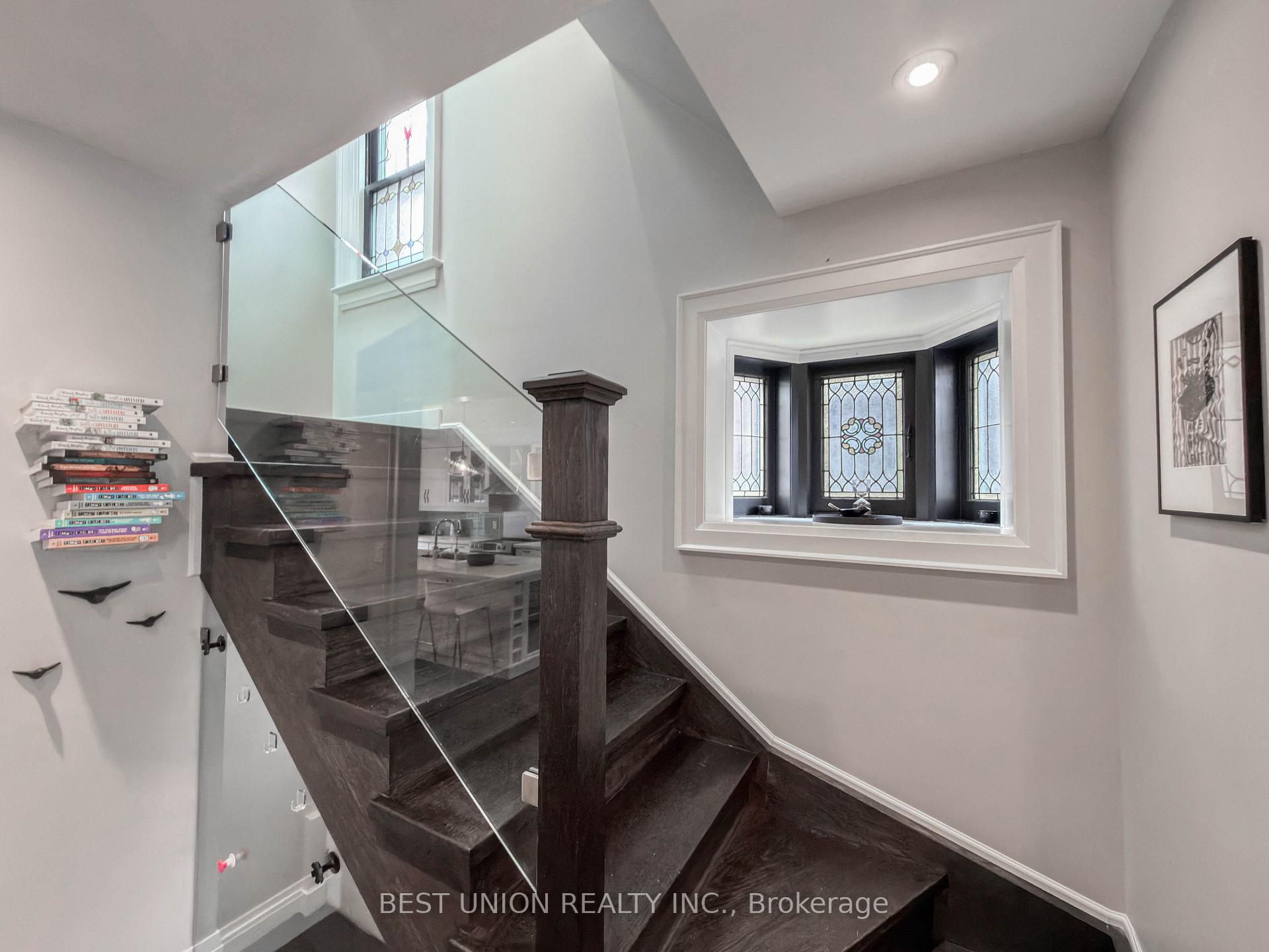 Photo 17 of 34 Maxwell Avenue, Toronto, Yonge-Eglinton — HOMEH
