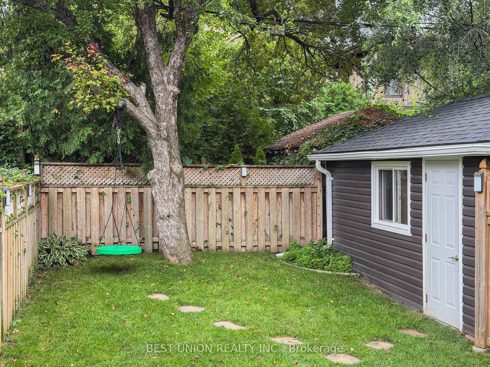 Photo 25 of 34 Maxwell Avenue, Toronto, Yonge-Eglinton — HOMEH