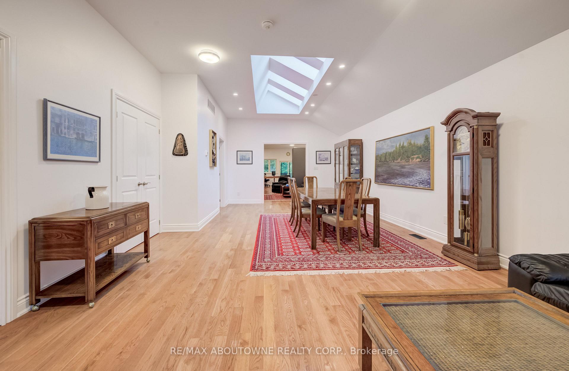 Photo 5 of 3091 Parkerhill Road, Mississauga, Cooksville — HOMEH