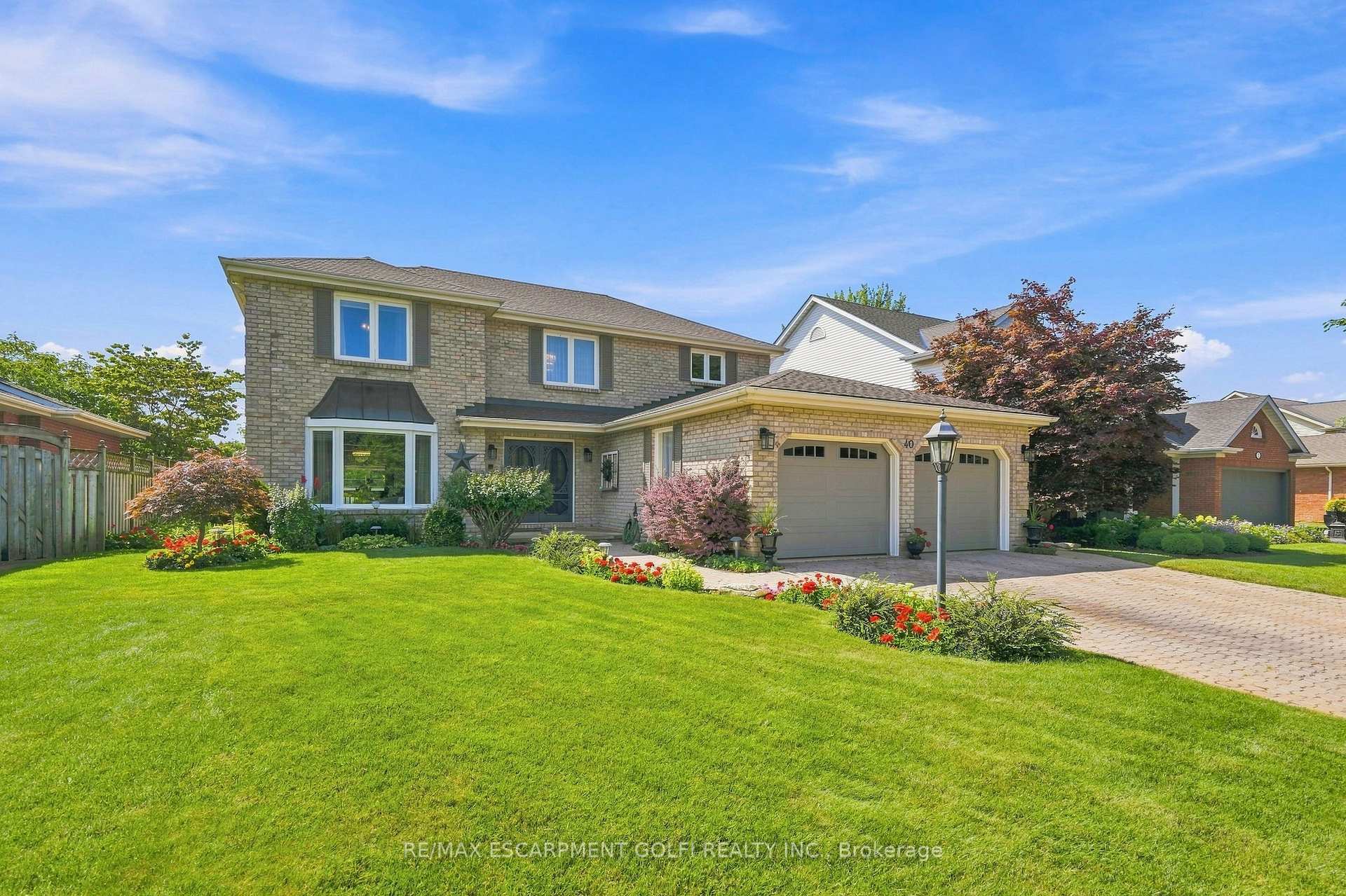 Photo 3 of 40 Dalemere Crescent, St. Catharines, Martindale Pond — HOMEH