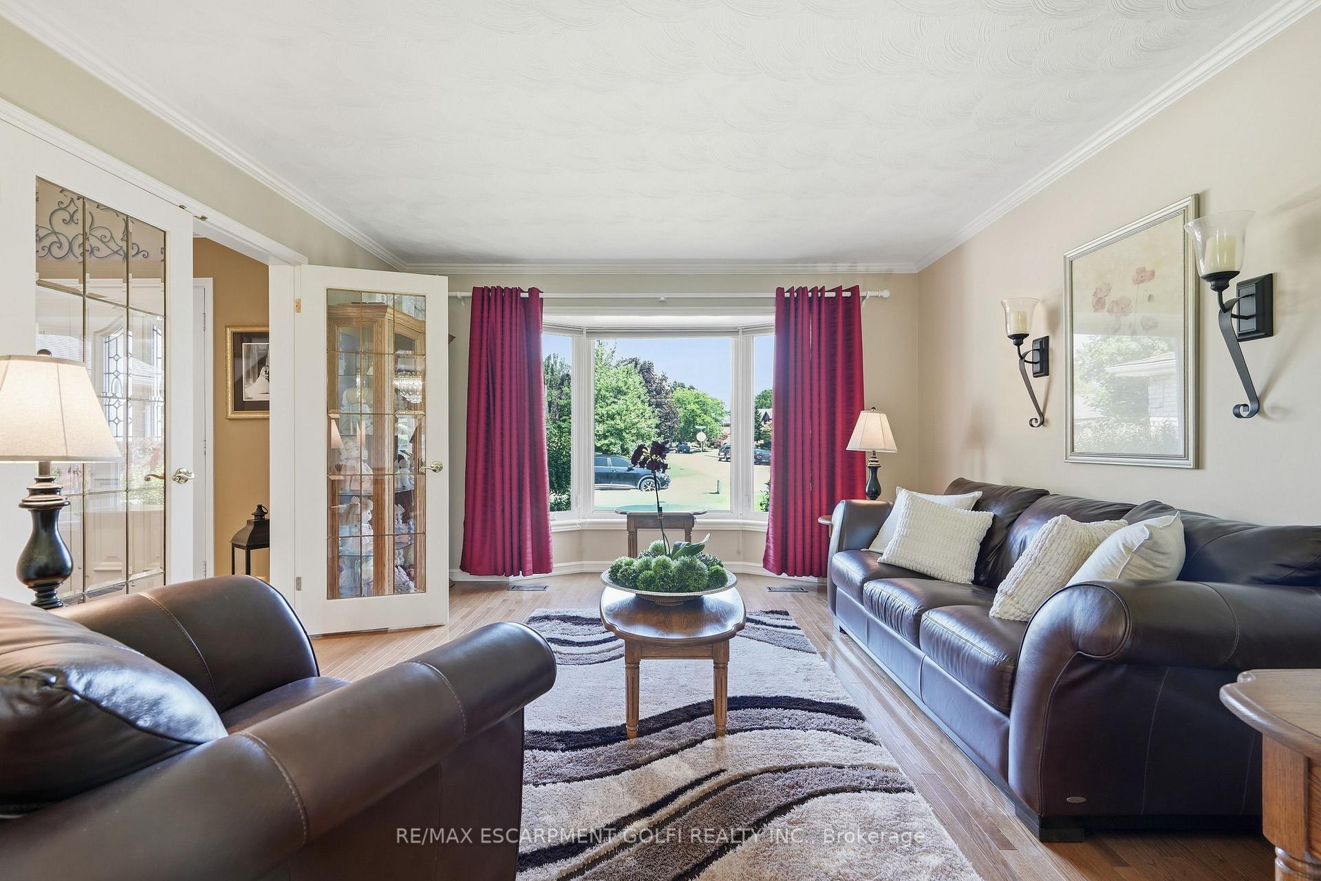Photo 5 of 40 Dalemere Crescent, St. Catharines, Martindale Pond — HOMEH