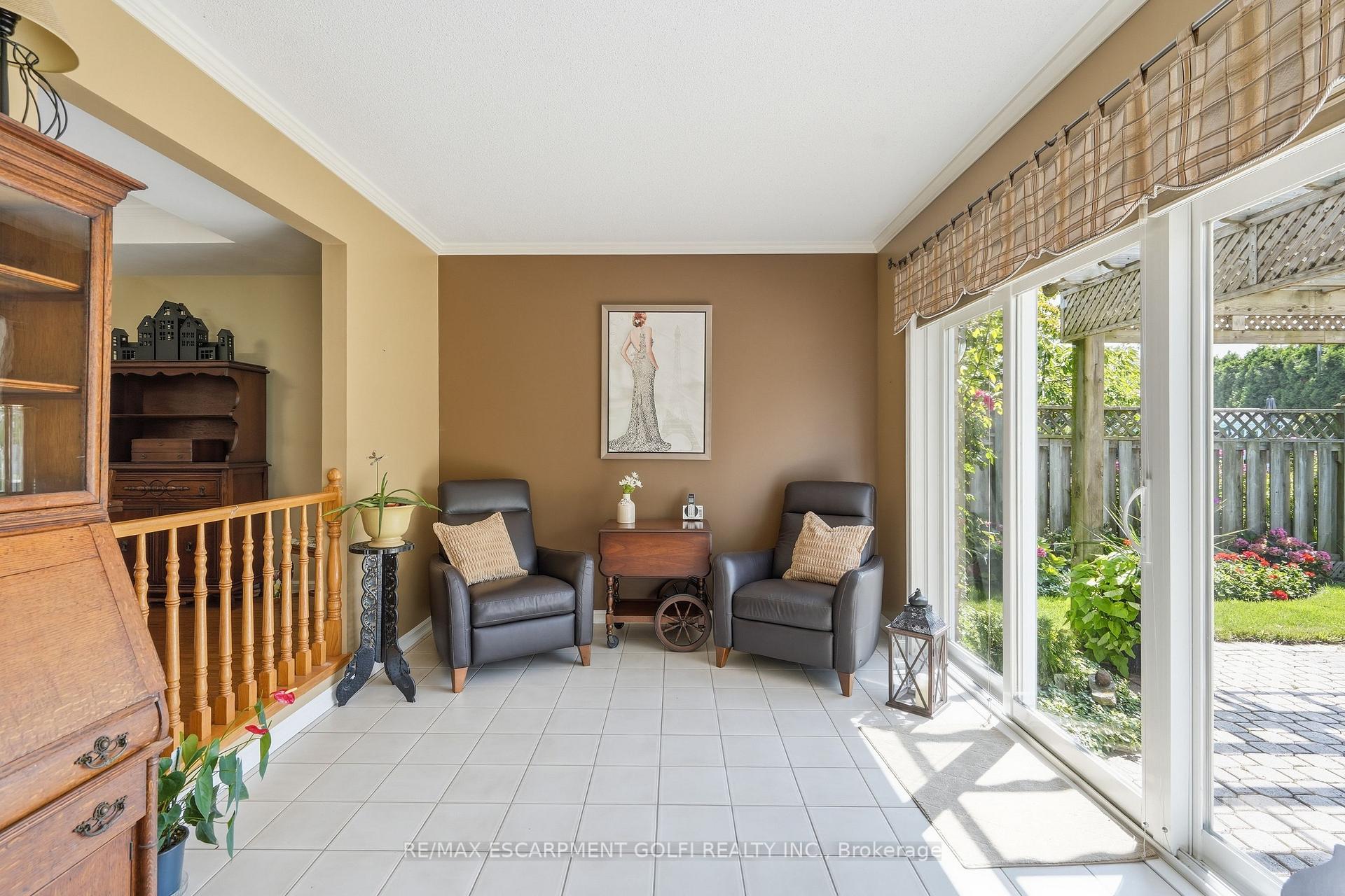Photo 10 of 40 Dalemere Crescent, St. Catharines, Martindale Pond — HOMEH