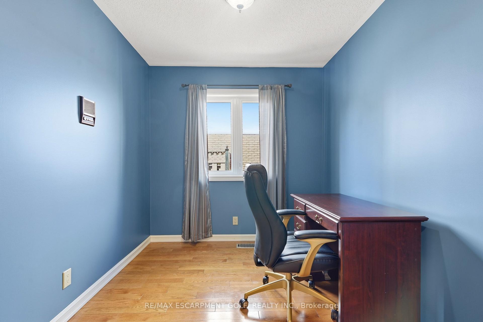 Photo 13 of 40 Dalemere Crescent, St. Catharines, Martindale Pond — HOMEH