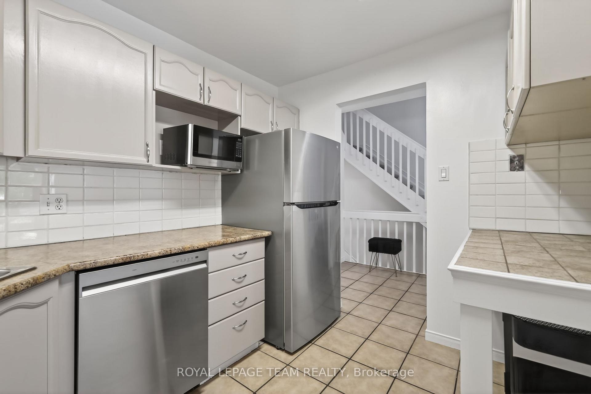 Photo 8 of 4 Mill Hill Road, Ottawa, Westcliffe Estates — HOMEH