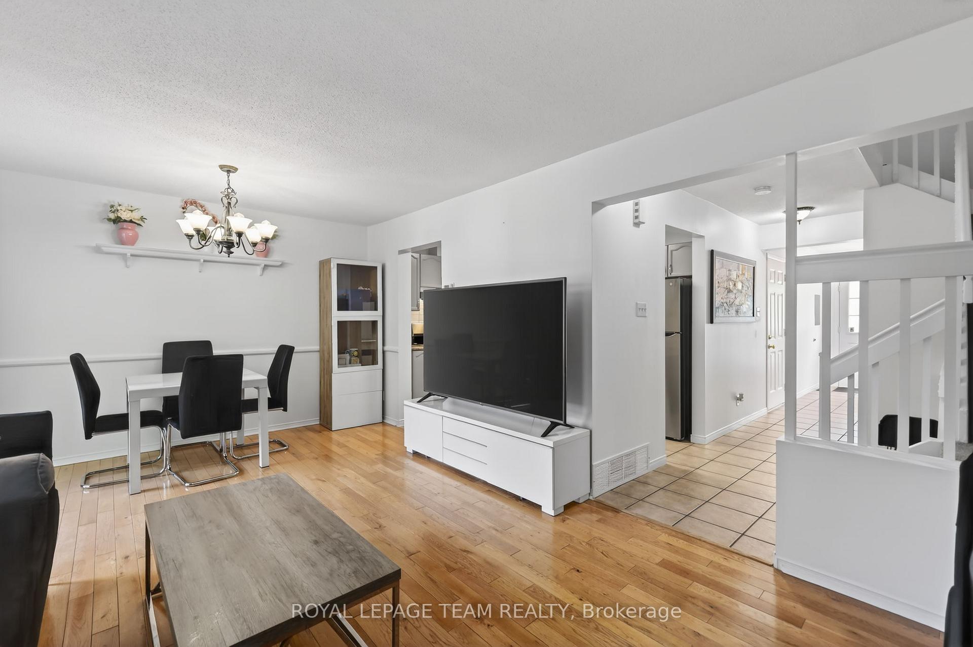 Photo 12 of 4 Mill Hill Road, Ottawa, Westcliffe Estates — HOMEH