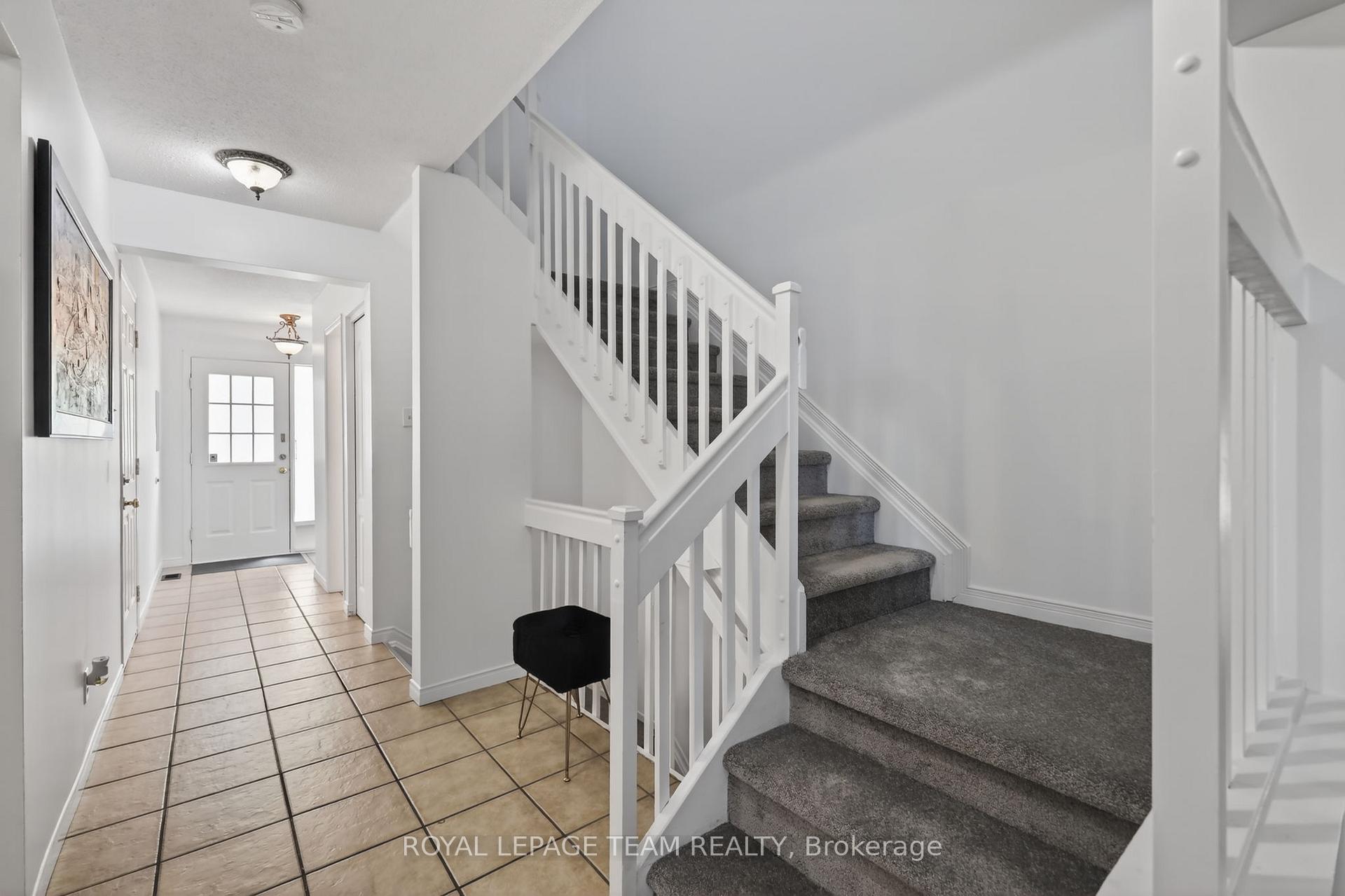 Photo 14 of 4 Mill Hill Road, Ottawa, Westcliffe Estates — HOMEH