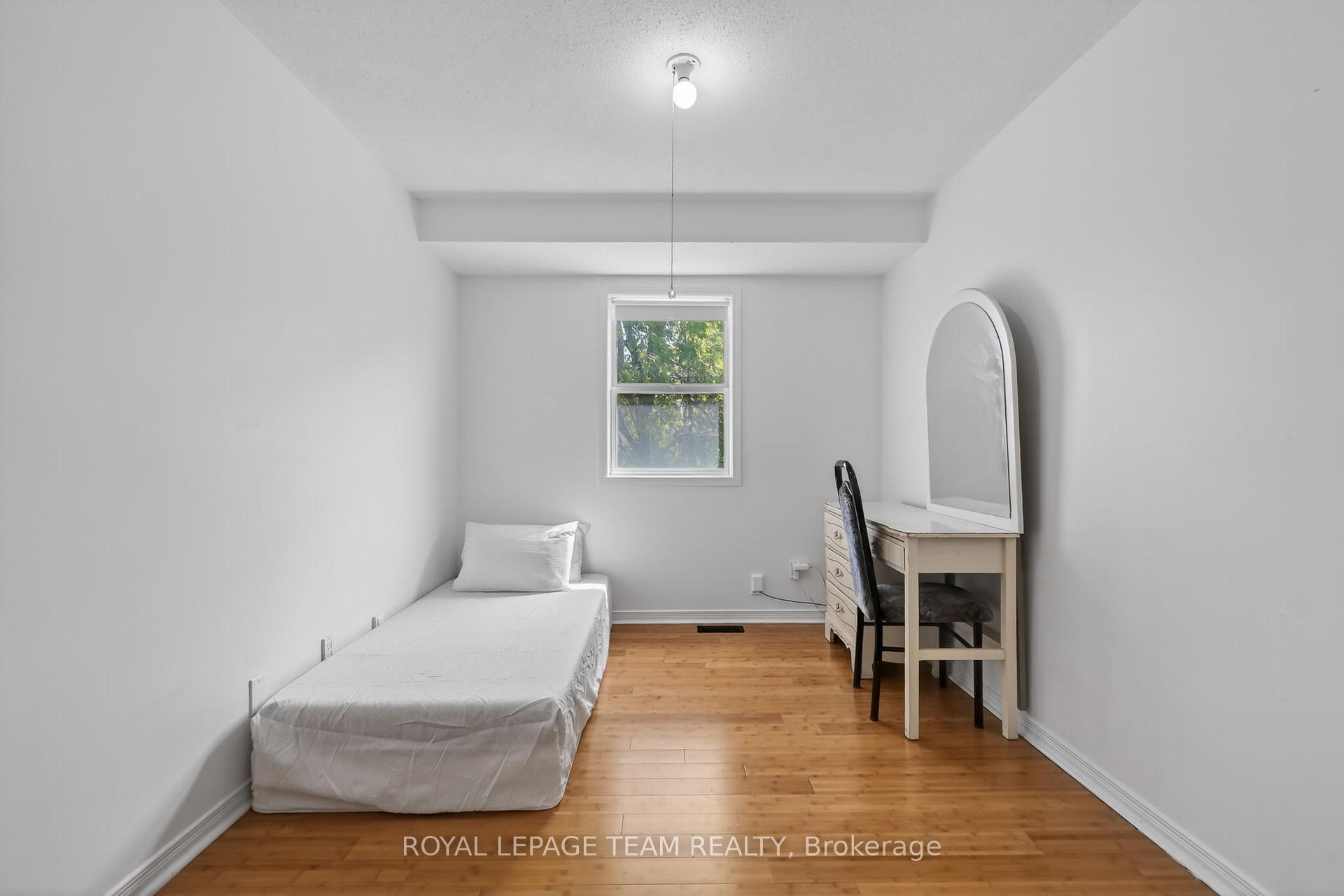 Photo 22 of 4 Mill Hill Road, Ottawa, Westcliffe Estates — HOMEH