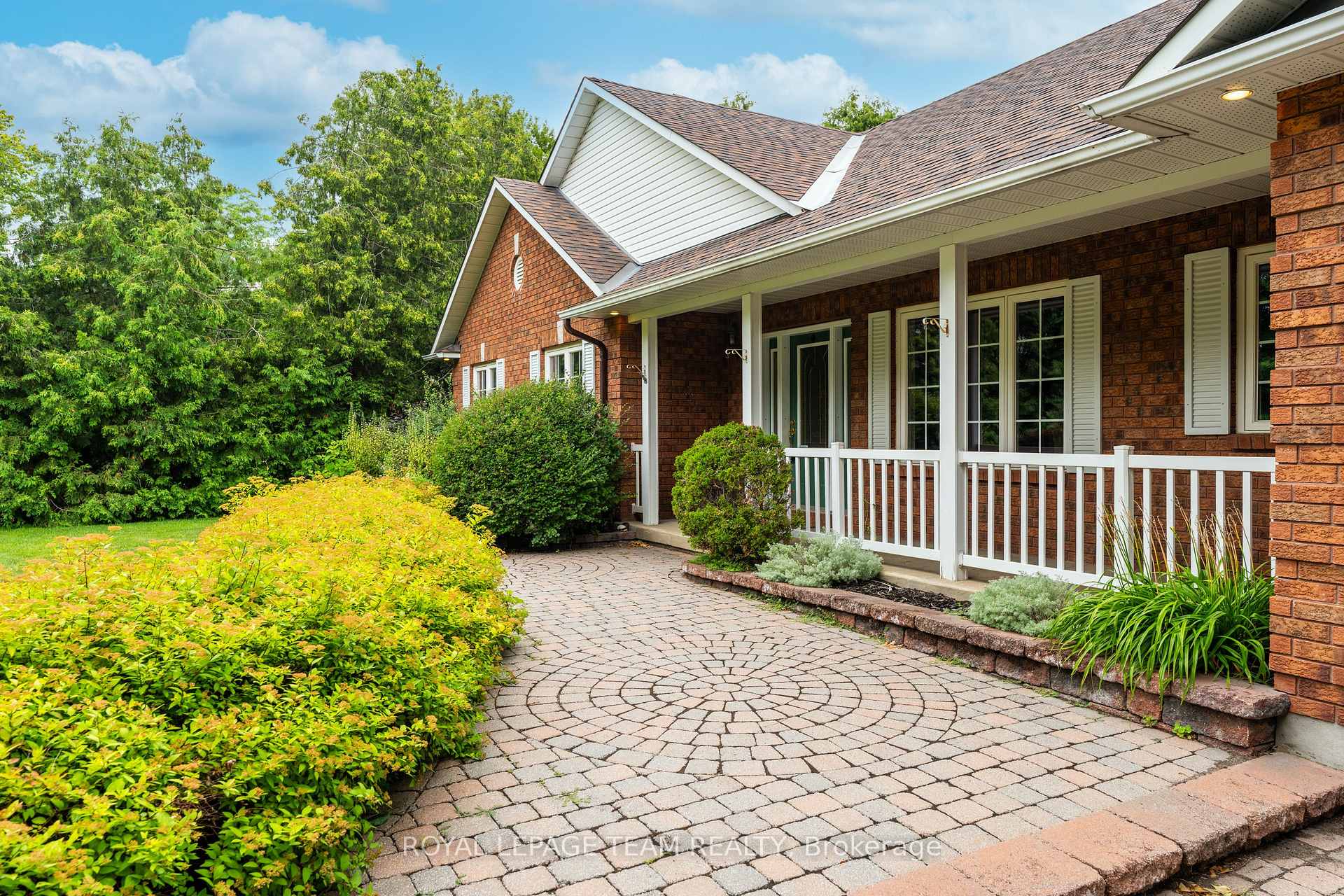 Photo 3 of 6543 Wheatfield Crescent, Ottawa, Greely — HOMEH