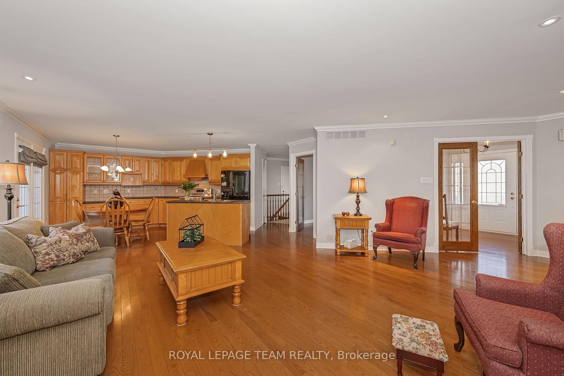 Photo 11 of 6543 Wheatfield Crescent, Ottawa, Greely — HOMEH