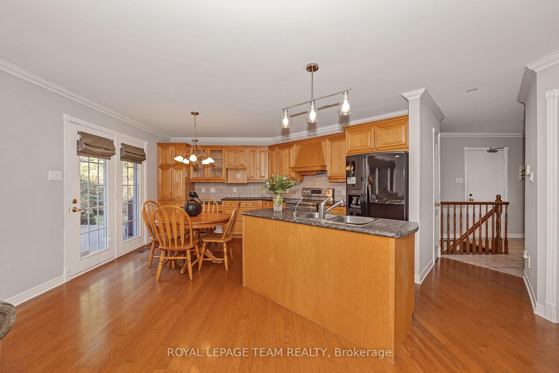 Photo 12 of 6543 Wheatfield Crescent, Ottawa, Greely — HOMEH