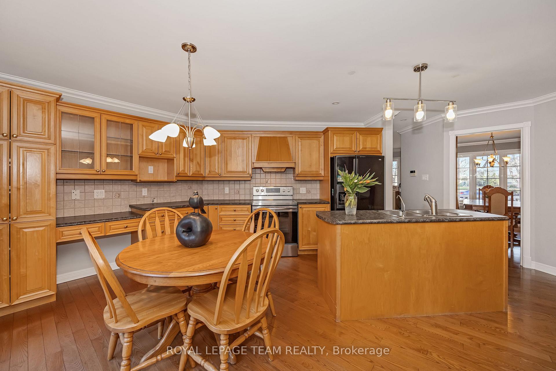 Photo 13 of 6543 Wheatfield Crescent, Ottawa, Greely — HOMEH
