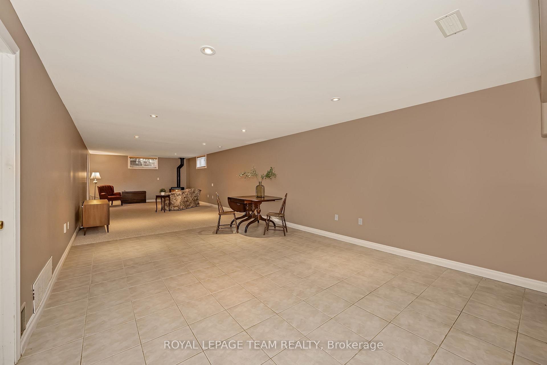 Photo 23 of 6543 Wheatfield Crescent, Ottawa, Greely — HOMEH