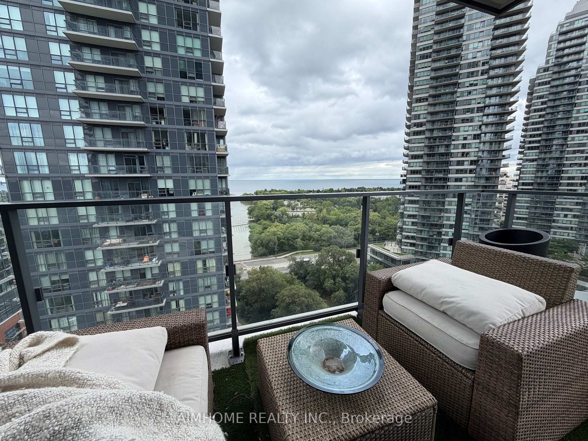 Photo 10 of Unit 1609, 2220 Lakeshore Boulevard W, Etobicoke, Mimico — HOMEH