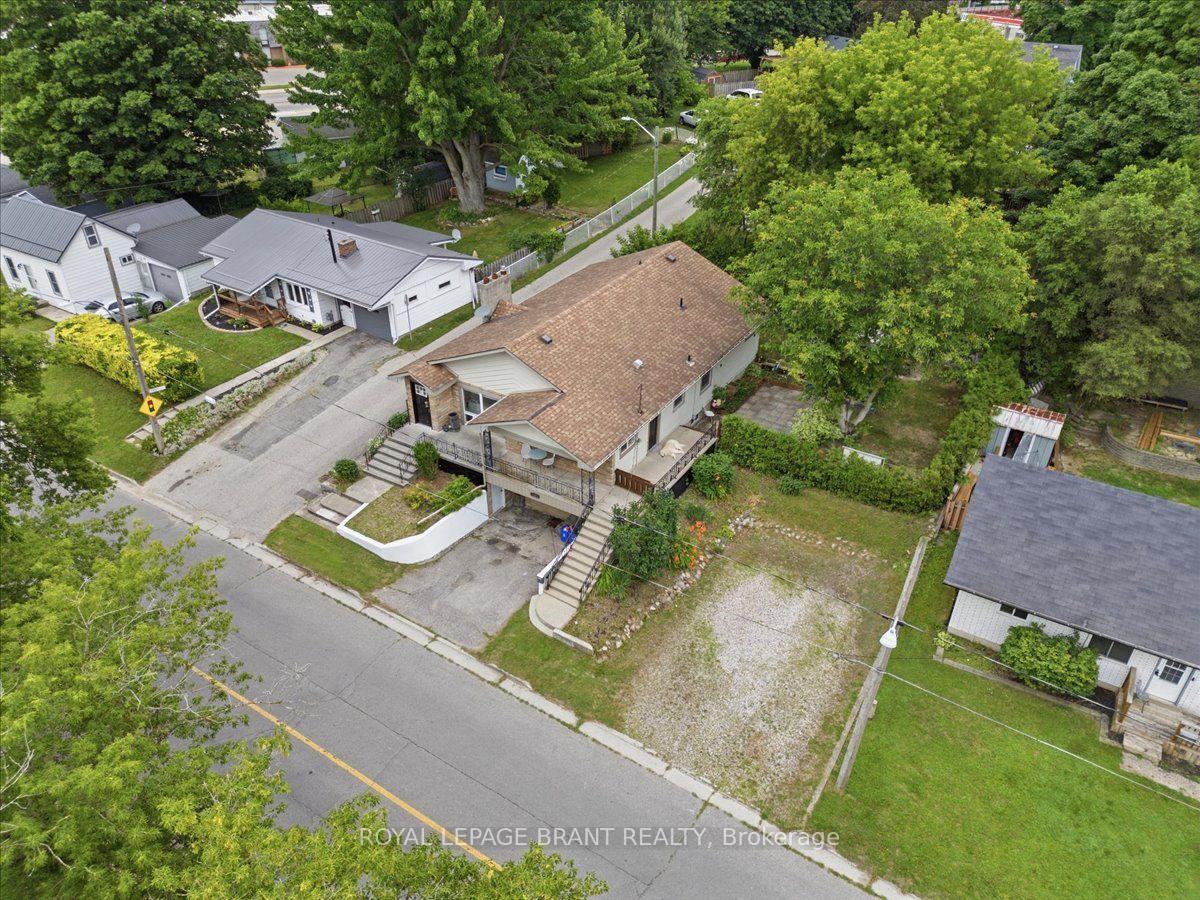 Photo 3 of 12 Tillson Street, Tillsonburg — HOMEH