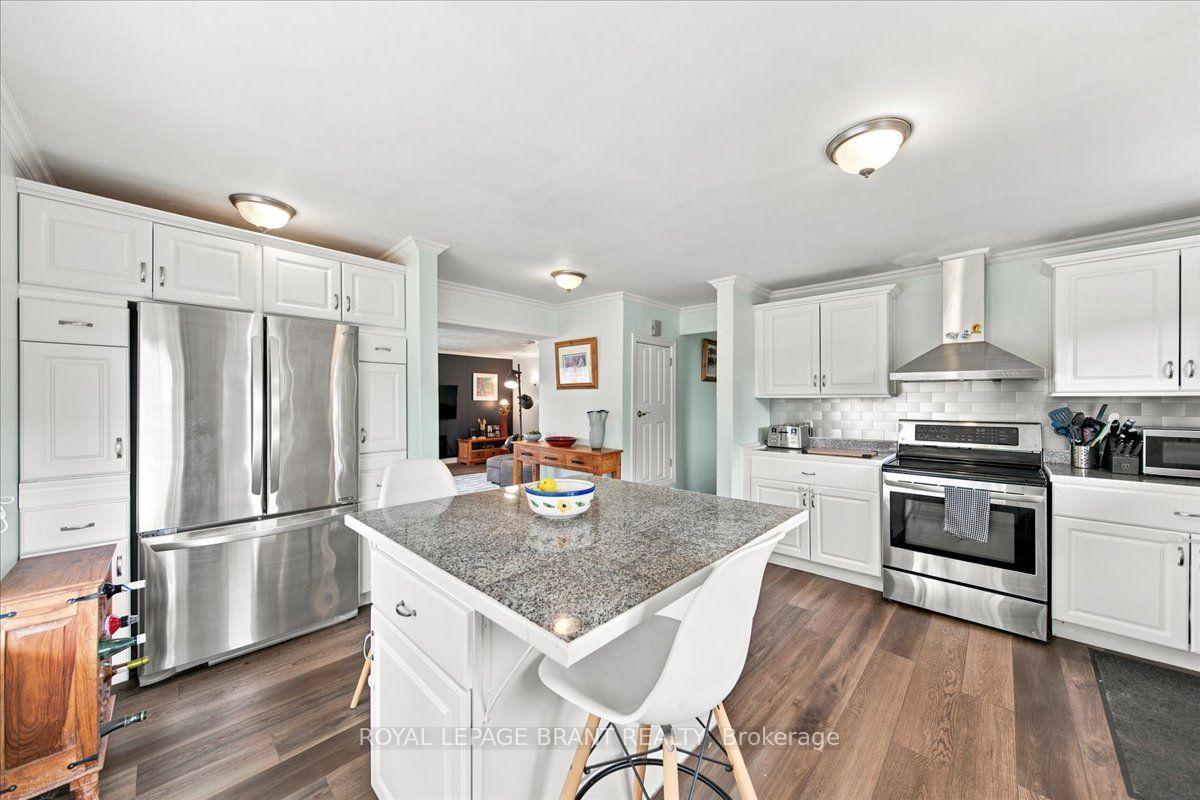 Photo 10 of 12 Tillson Street, Tillsonburg — HOMEH
