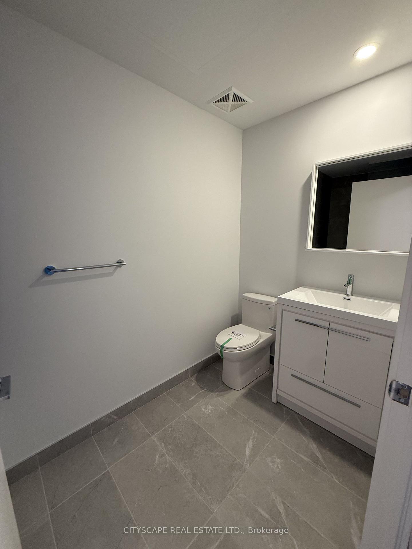 Photo 8 of Unit 1302, 2851 Highway 7, Vaughan, Vaughan Corporate Centre — HOMEH