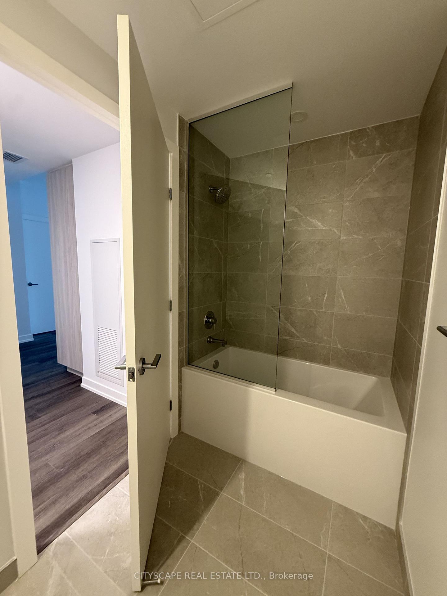 Photo 9 of Unit 1302, 2851 Highway 7, Vaughan, Vaughan Corporate Centre — HOMEH