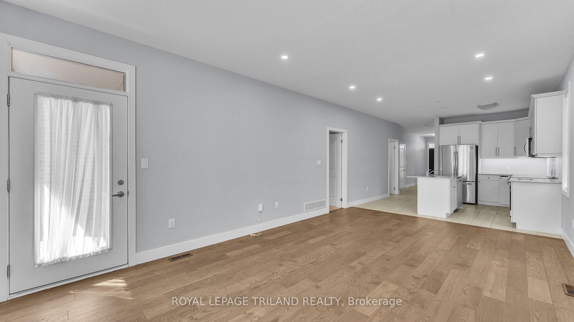 Photo 14 of 2284 Evans Boulevard, London, South U — HOMEH