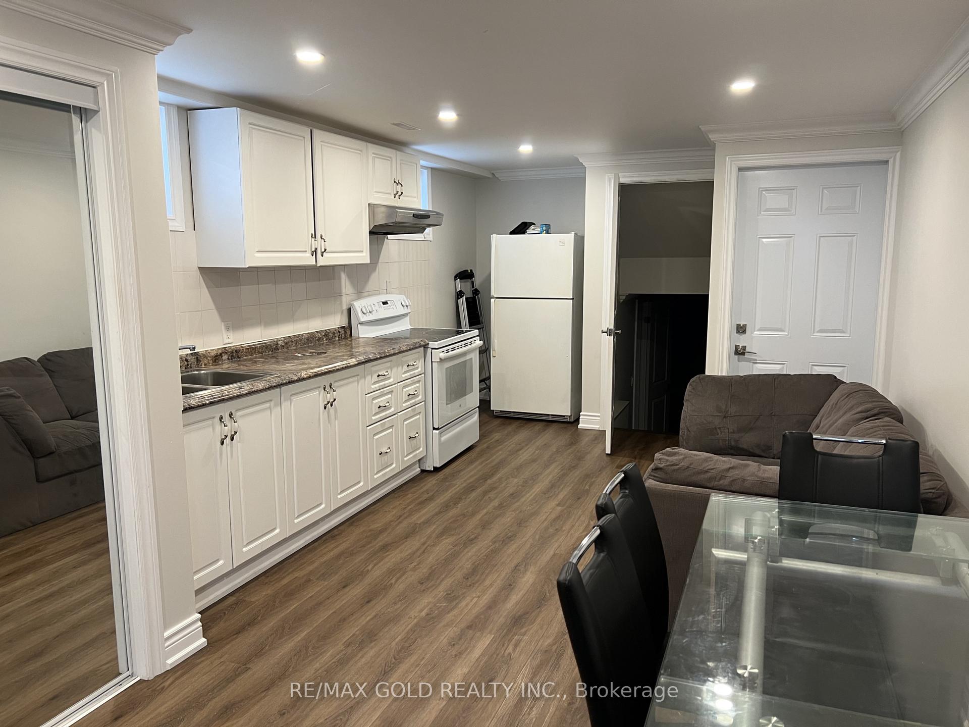 Photo 6 of Unit Lower, 3125 Lednier Terrace, Mississauga, Applewood — HOMEH