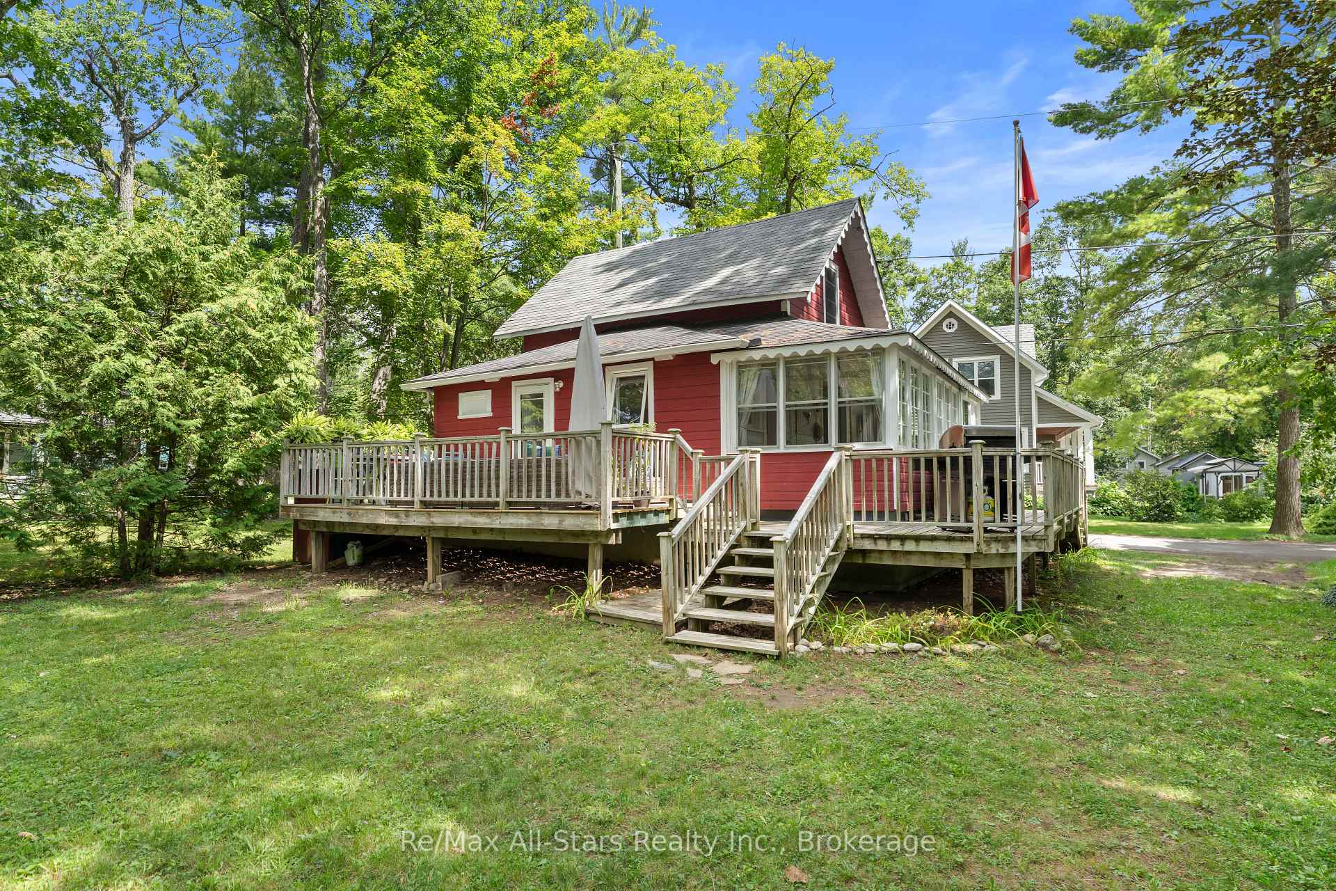 Photo 7 of 21 Third Street, Kawartha Lakes, Fenelon — HOMEH