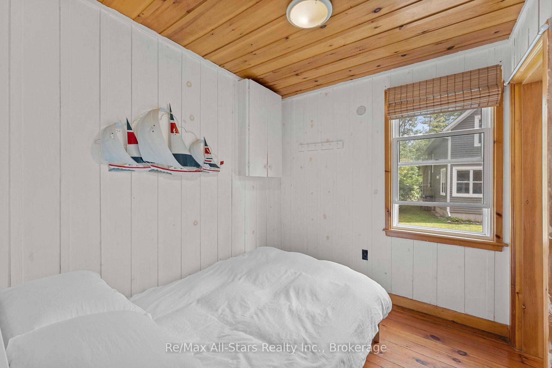 Photo 18 of 21 Third Street, Kawartha Lakes, Fenelon — HOMEH